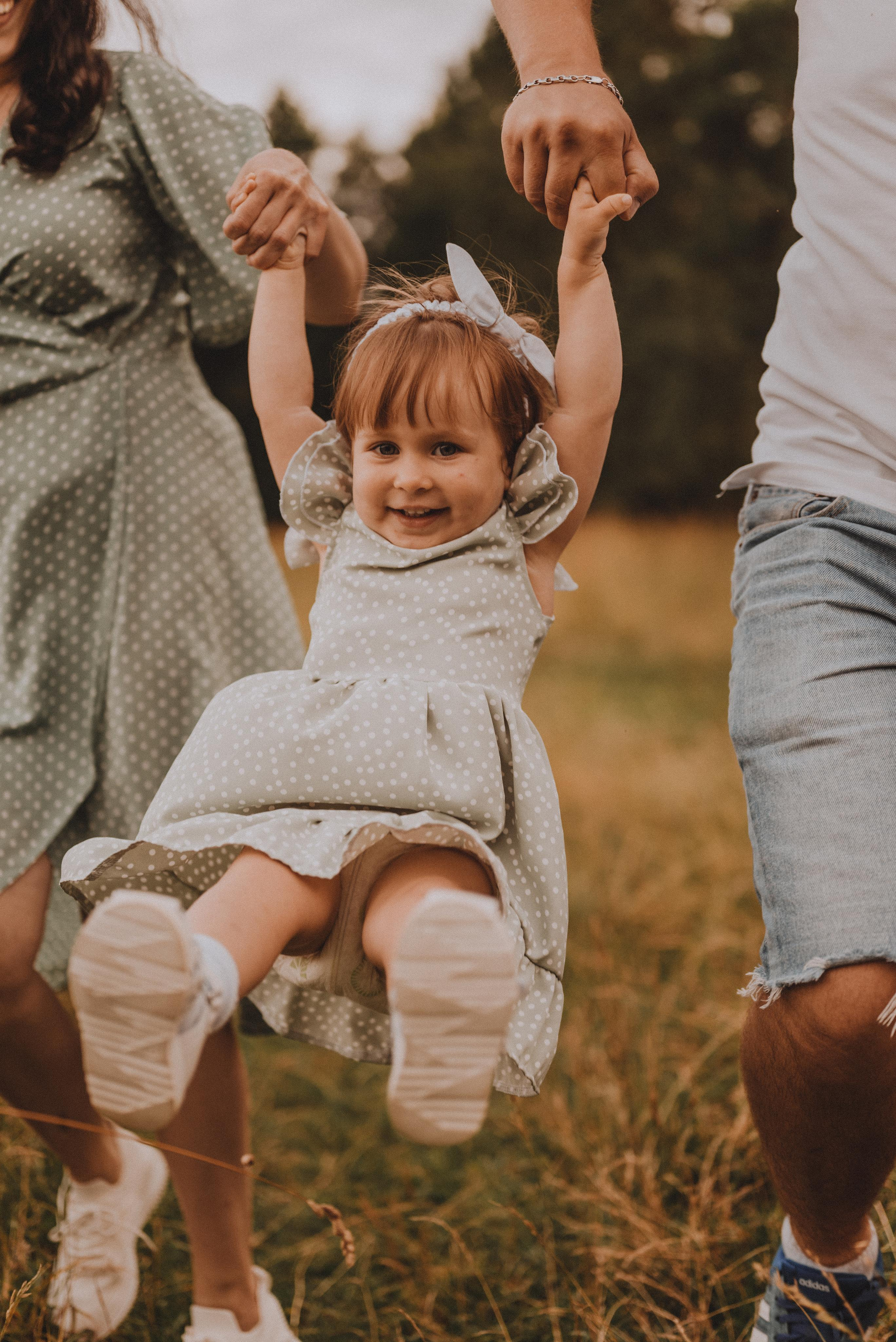 Маленькая Ева с родителями. Фотограф Кристина Пархоменко