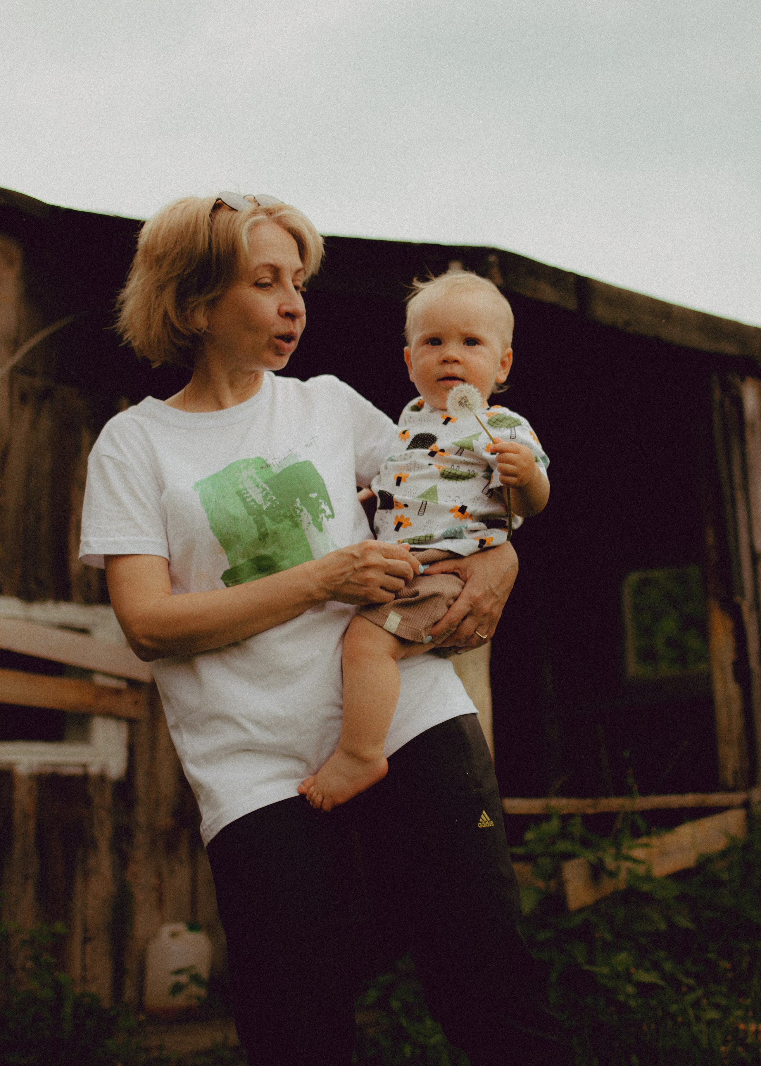 Бабушка Ира, мама Даша и маленький Ваня. Александра Крашевская. Портретный фотограф в Москве и Санкт-Петербурге