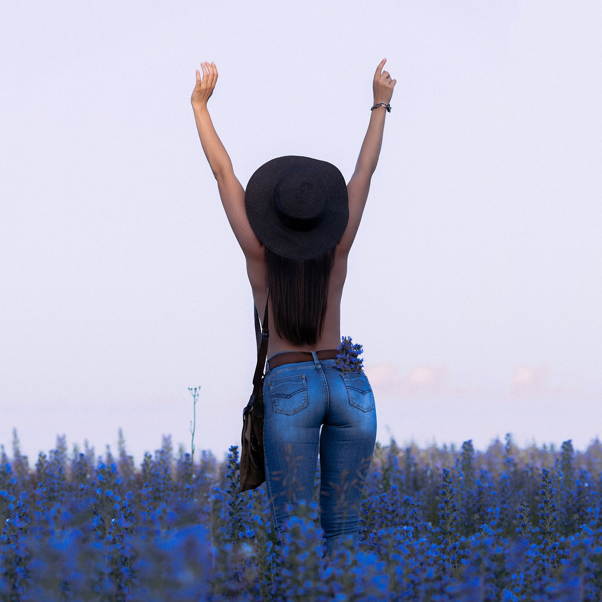 Сквозь цветы. Индивидуальный фотограф в Красноярске