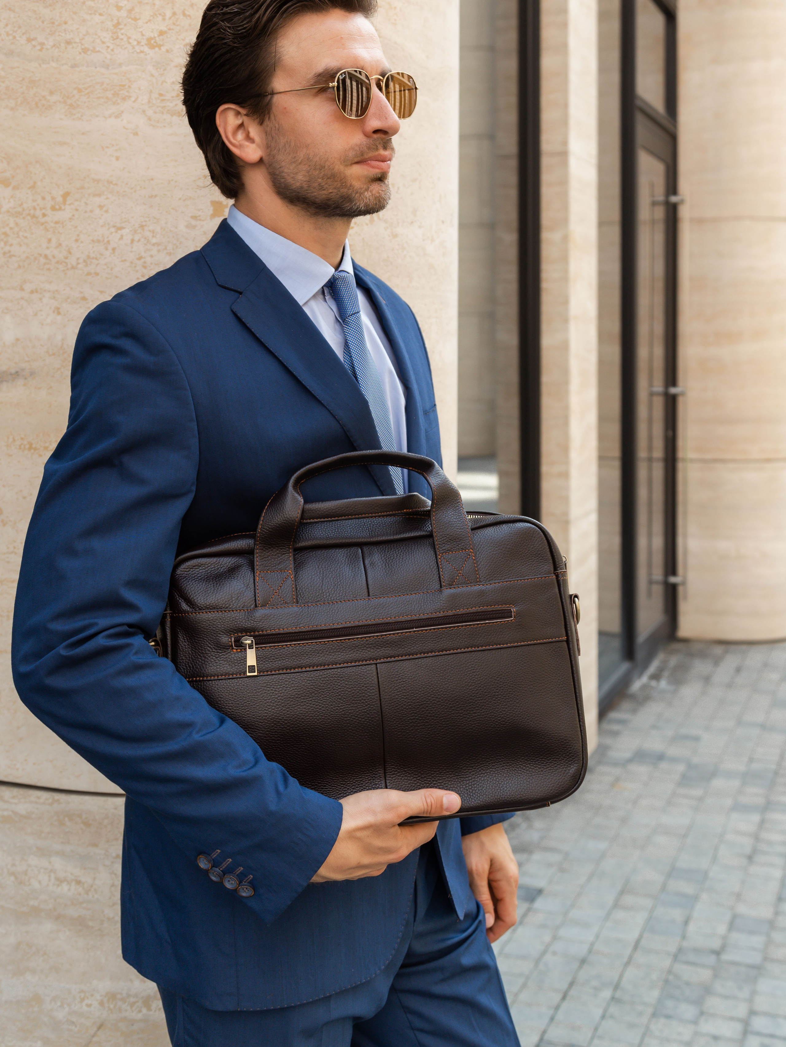 Коммерческая фотосессия мужских сумок для маркетплейсов и социальных сетей. Fashion фотограф в Санкт-Петербурге Савинова Ирина