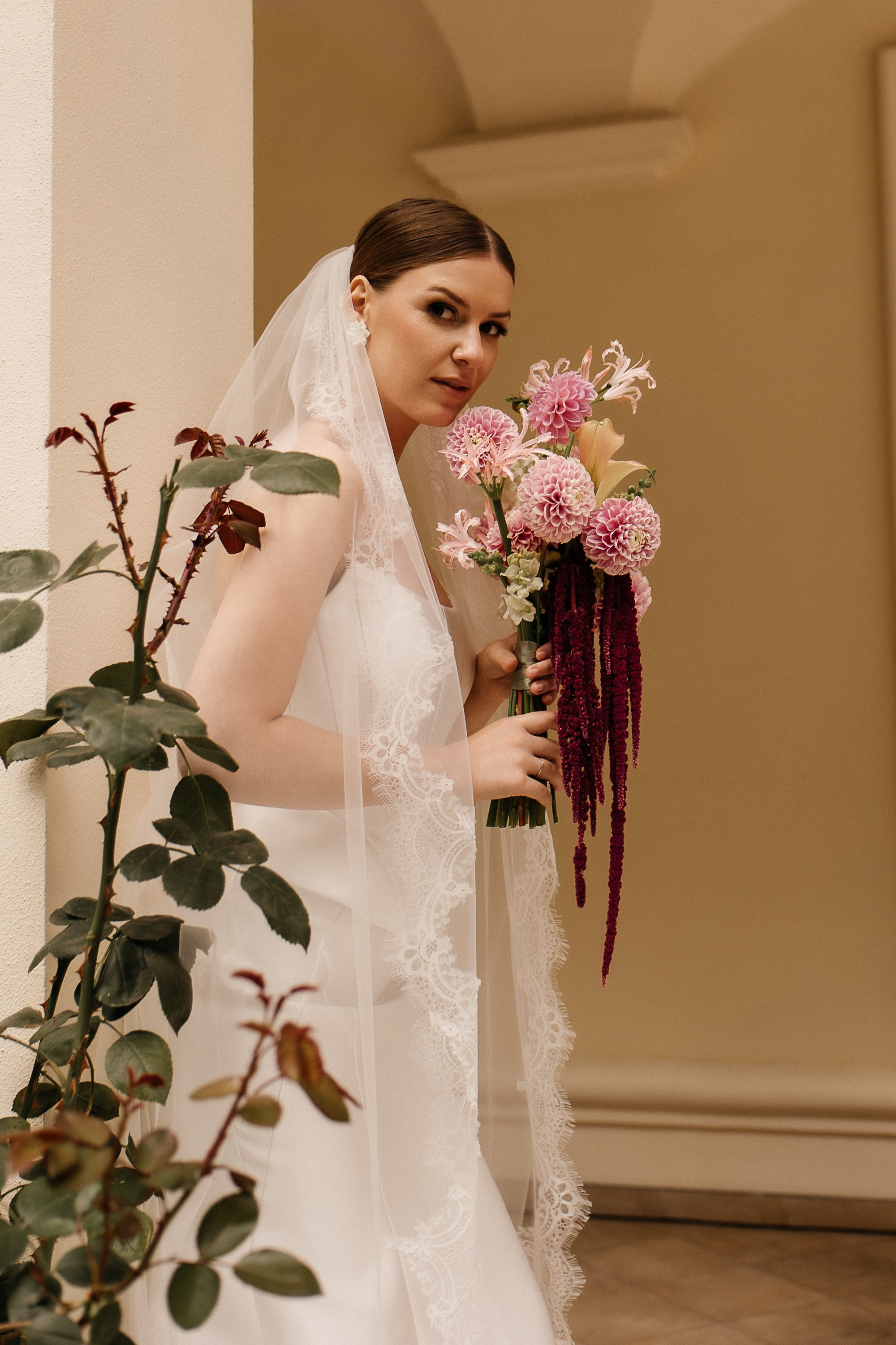 Свадьбная фотосессия в отеле Кронон (Гродно, Беларусь). Свадебный и семейный фотограф Виолетта Сидельникова. Краснодар, Россия, Беларусь, Европа