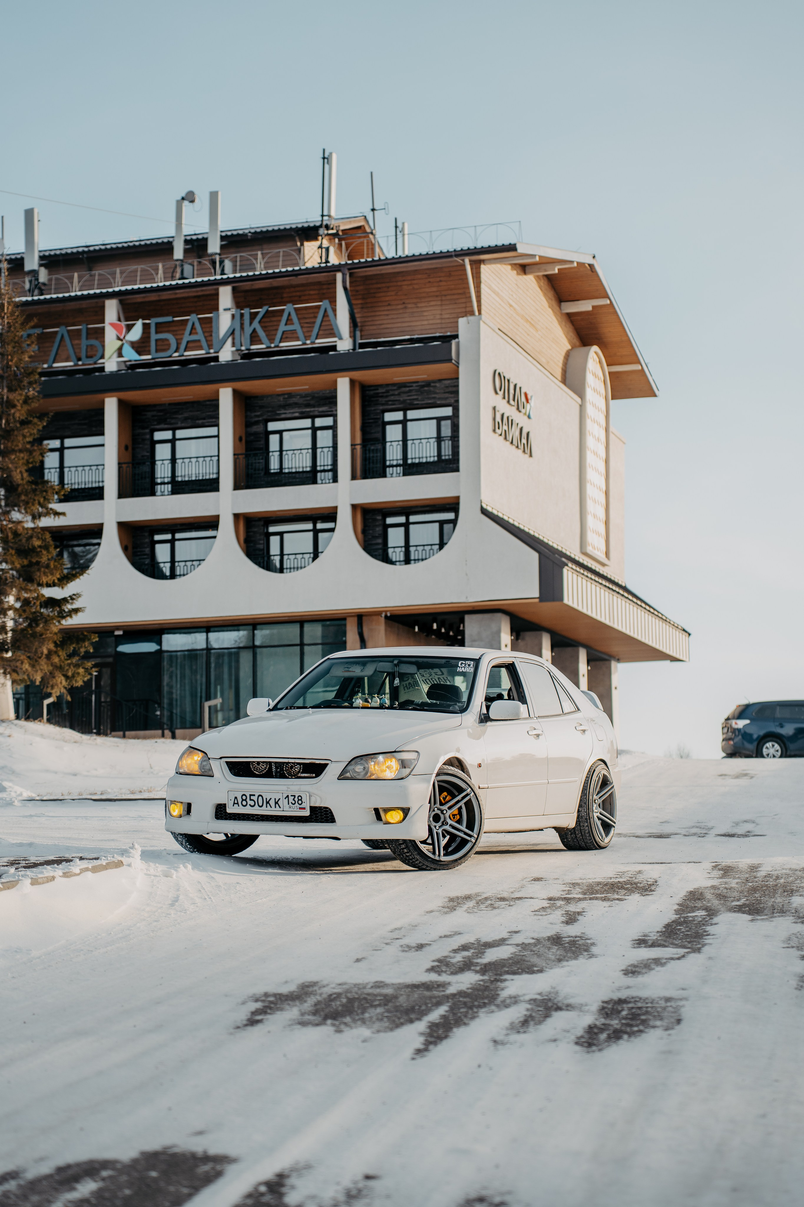 Toyota Altezza. Фотограф, видеограф и пилот дрона на Байкале