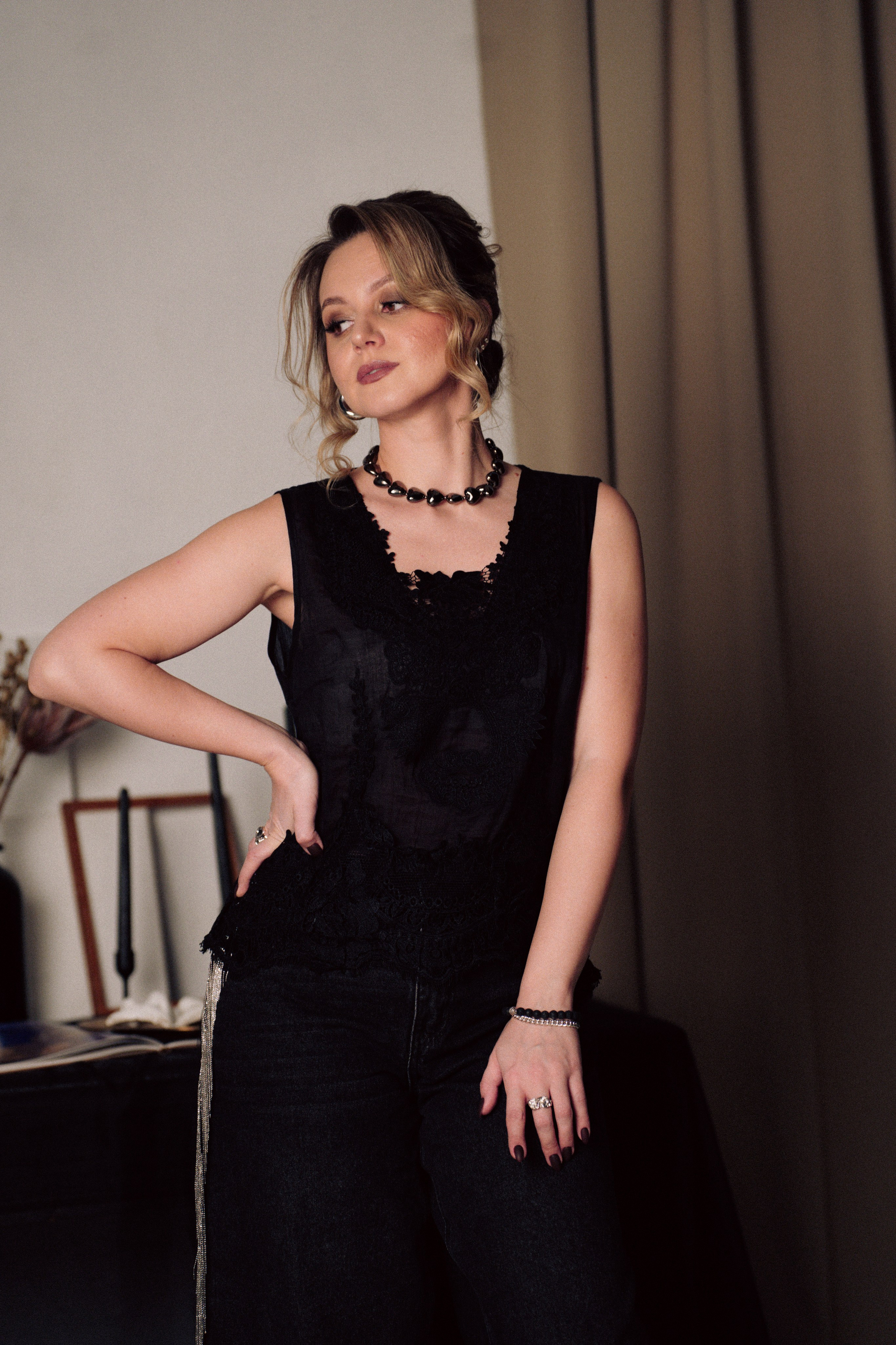 НОВОГОДНЯЯ ФОТОСЕСИИЯ В СТУДИИ ДЛЯ ДЕВУШКИ И ПРОГУЛКА ПО ЧЕРНЫШЕВСКОЙ. Профессиональный фотограф, Санкт-Петербург — Виктория Богомолова