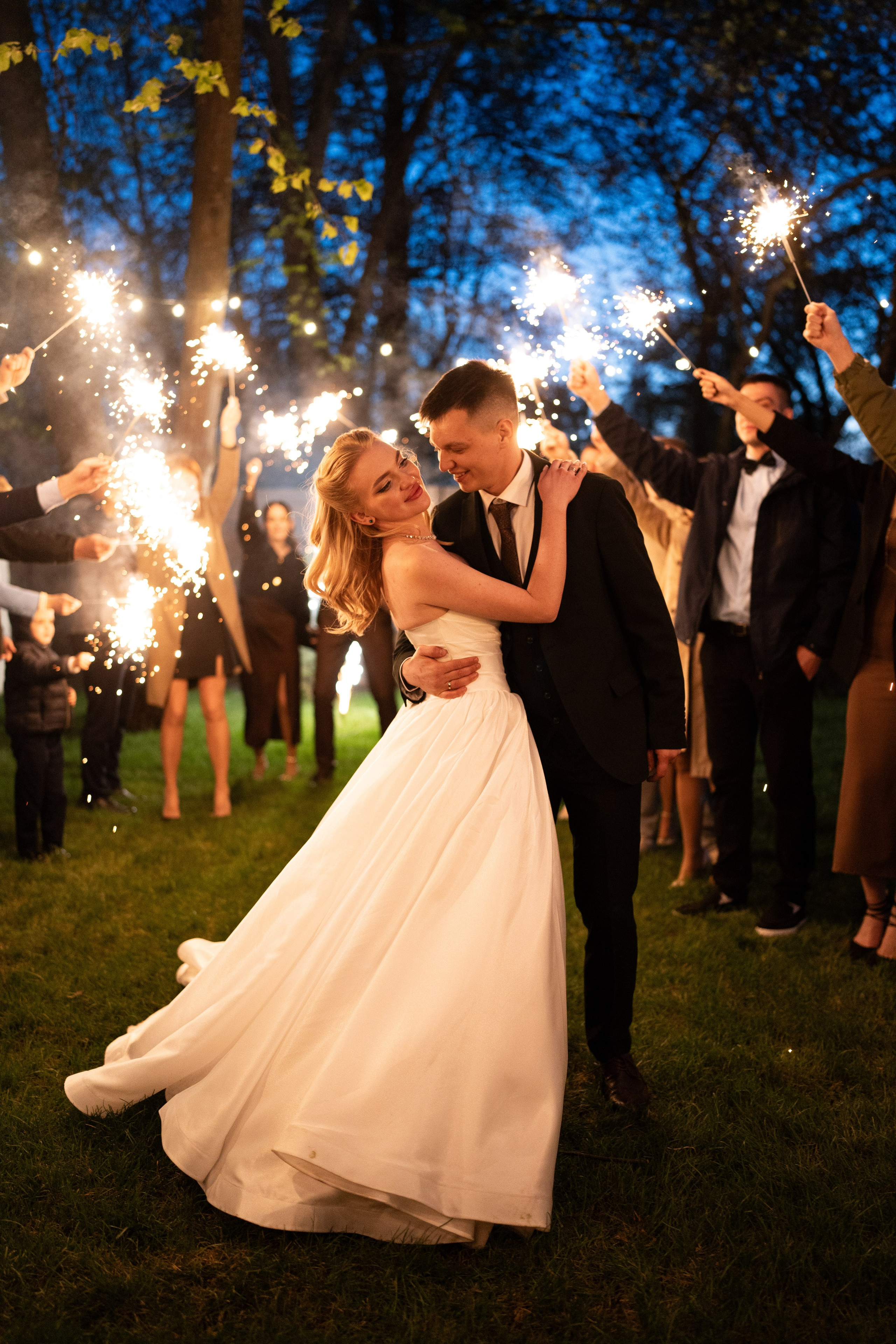 Алиса и Влад. Полный свадебный день (утро, усадьба, прогулка, выездная регистрация, банкет). Дата съемки 26.04.2025. Свадебный фотограф Москва