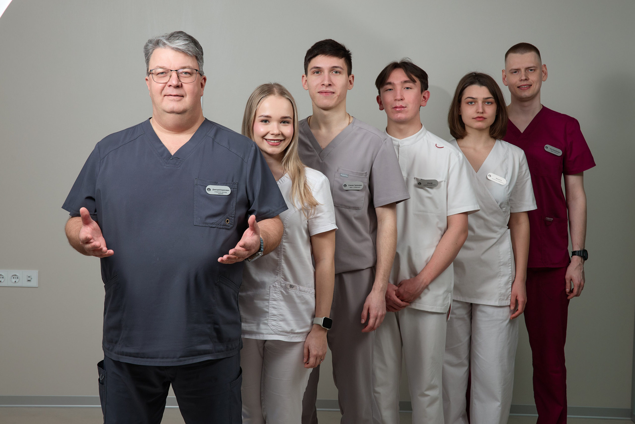 Фотосессия стоматологии Шустовы в Екатеринбурге. Фотограф для бизнеса Константин Брусницын в Екатеринбурге