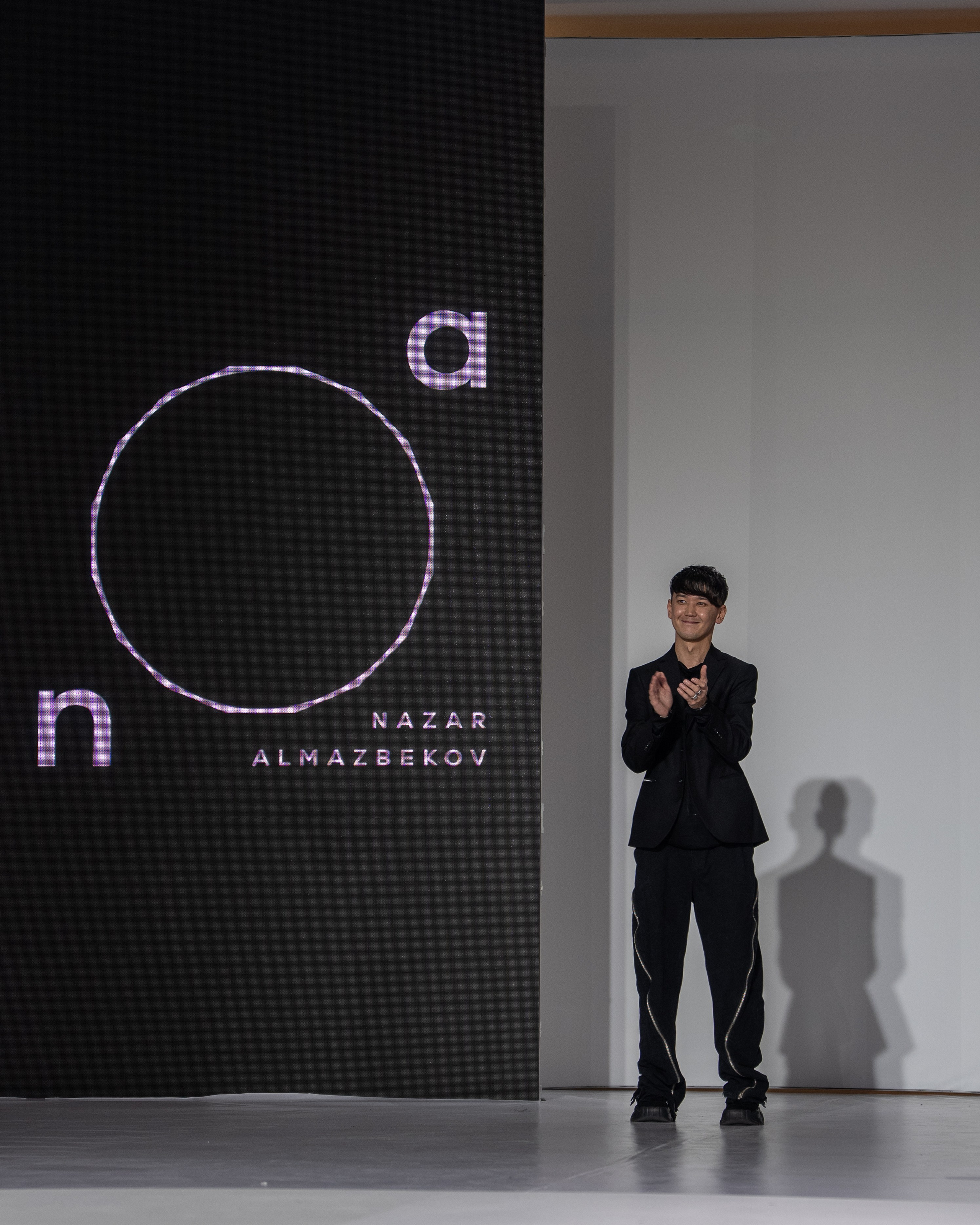 Dwsigner Nazar Almazbekov. Сайт Алматинского НЮ АРТ, будуар и фэшн фотографа Дениса Карпенко