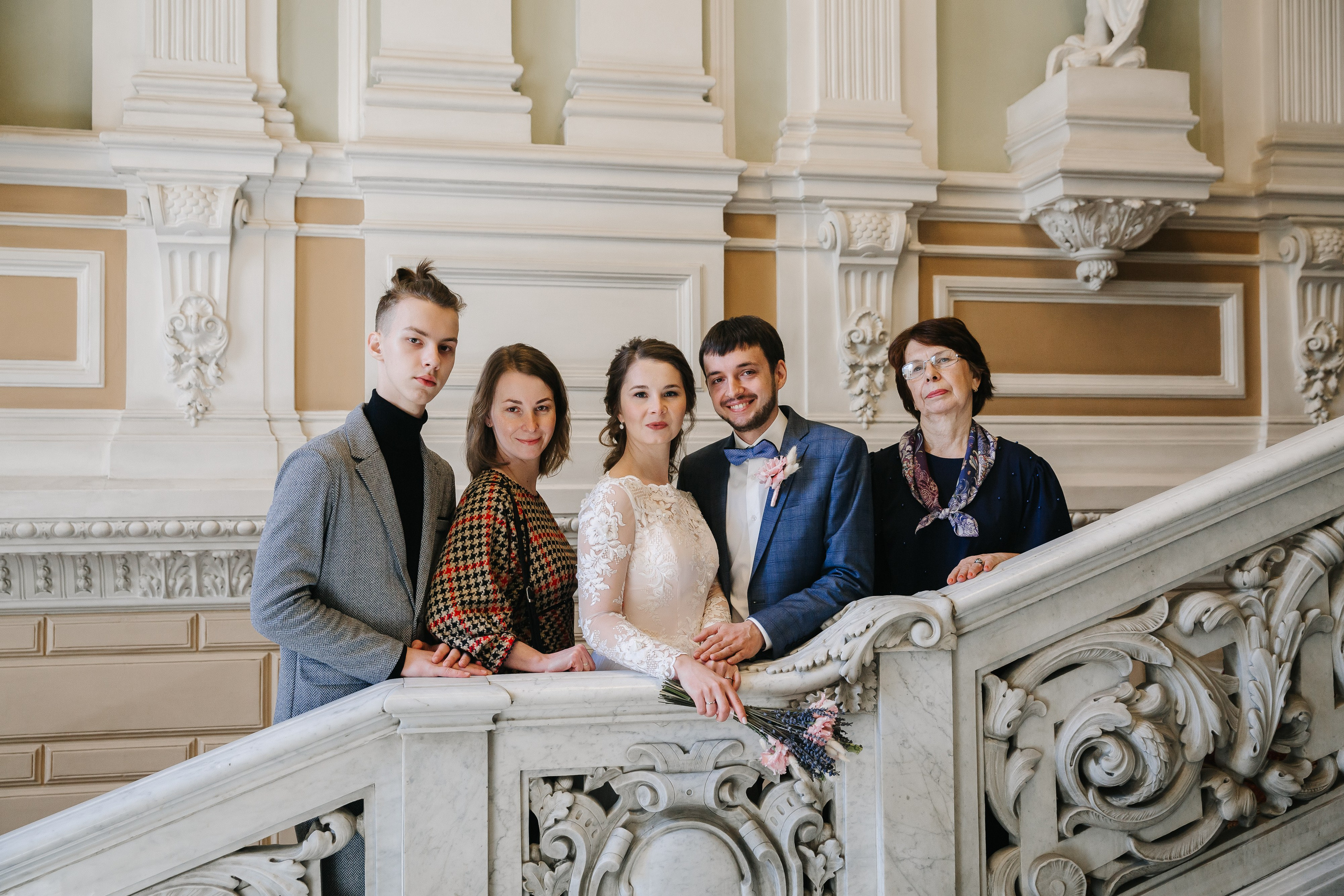 МАЙ | Дворец № 1, Атланты, Эрмитажный дворик. Свадебный фотограф в Санкт-Петербурге Полина Корзухина