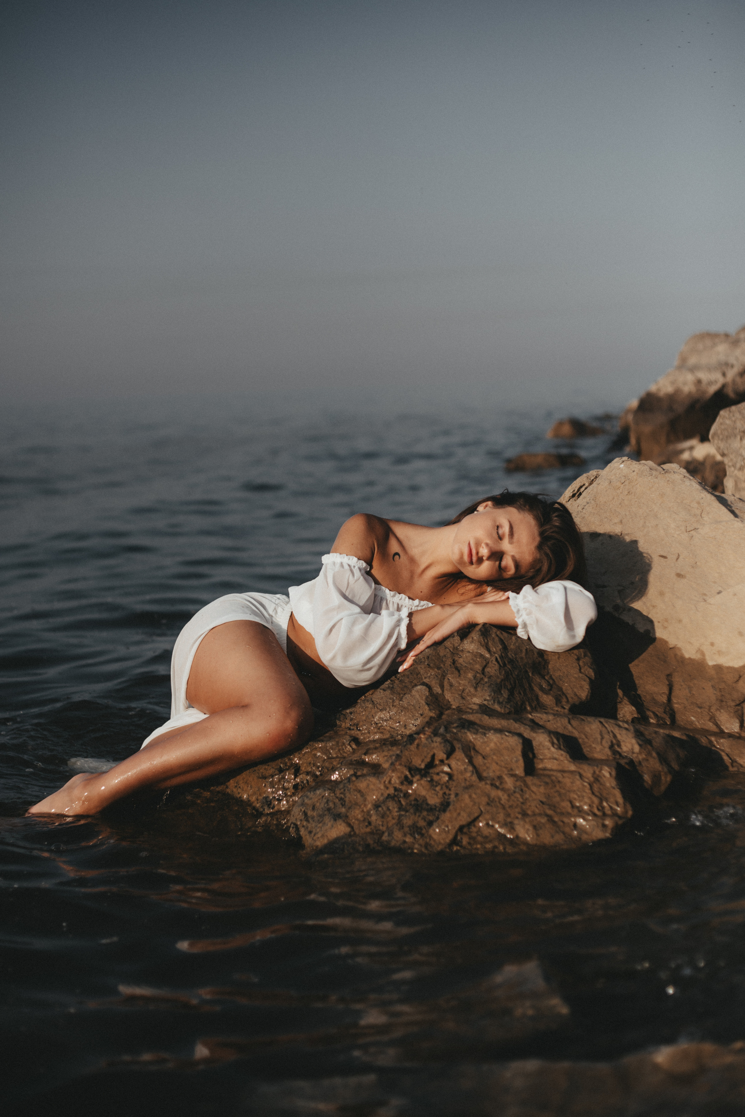 Таня | Откровенная женственная фотосессия на море. Свадебный и портретный фотограф в Новосибирске Любовь Исакова