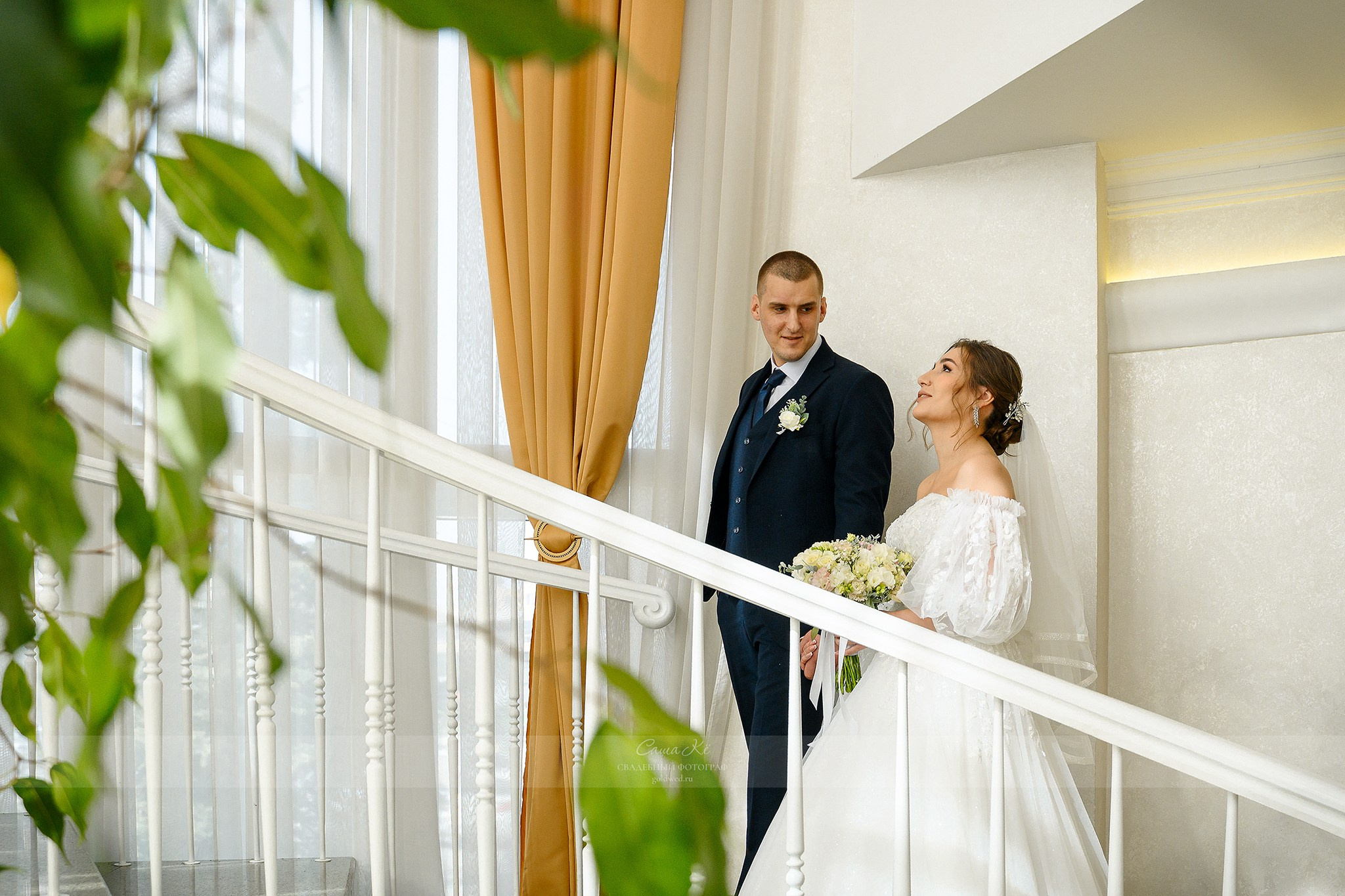 Свадебная фотосессия С&А на Садовой, 19. Свадебный, семейный и event фотограф в Новосибирске и Новосибирской области Саша Кё