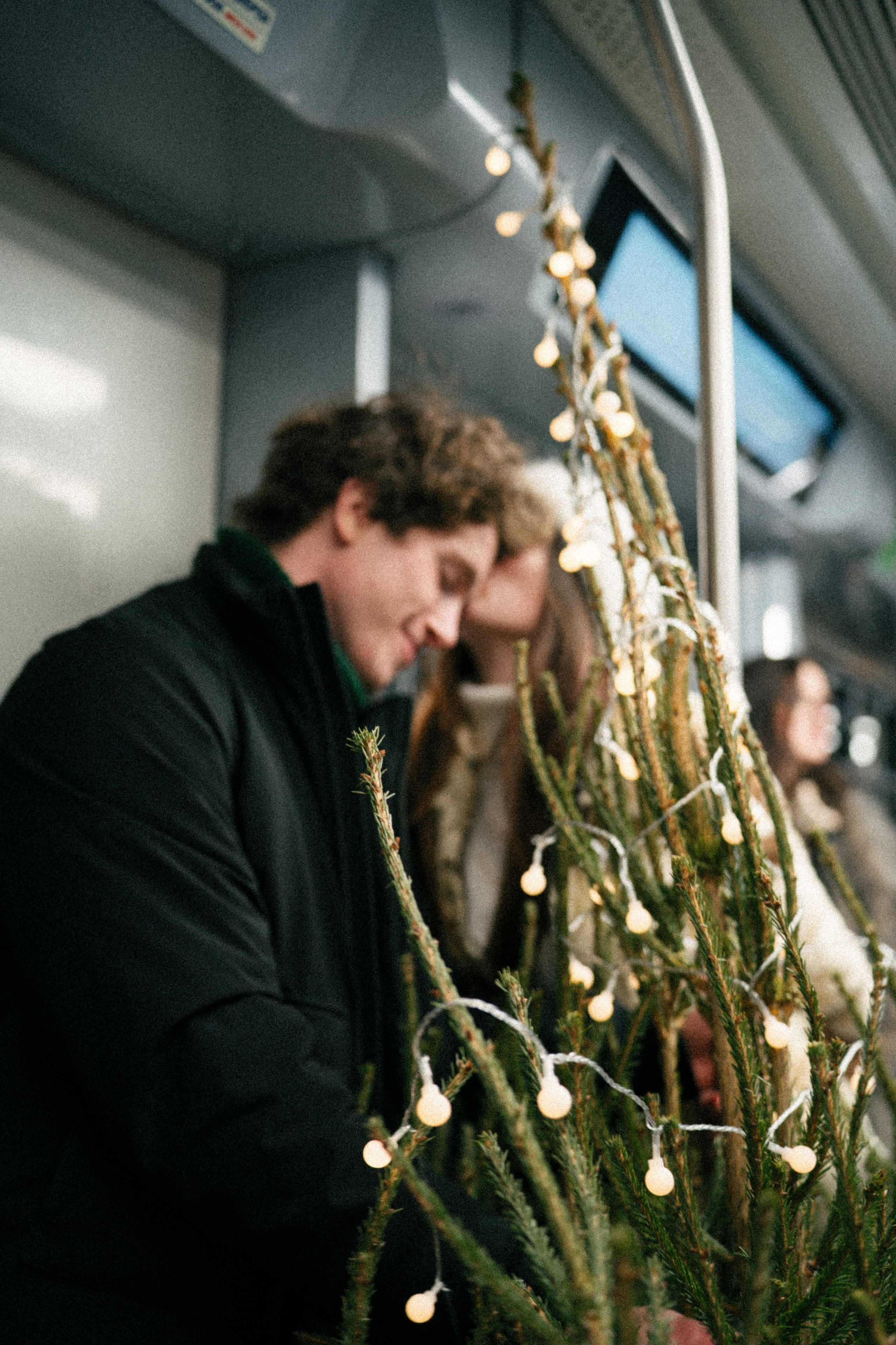 НОВОГОДНЯЯ ПРОГУЛКА ПАРЫ ПО ЧЕРНЫШЕВСКОЙ ПЕРЕД НОВЫМ ГОДОМ. Профессиональный фотограф, Санкт-Петербург — Виктория Богомолова