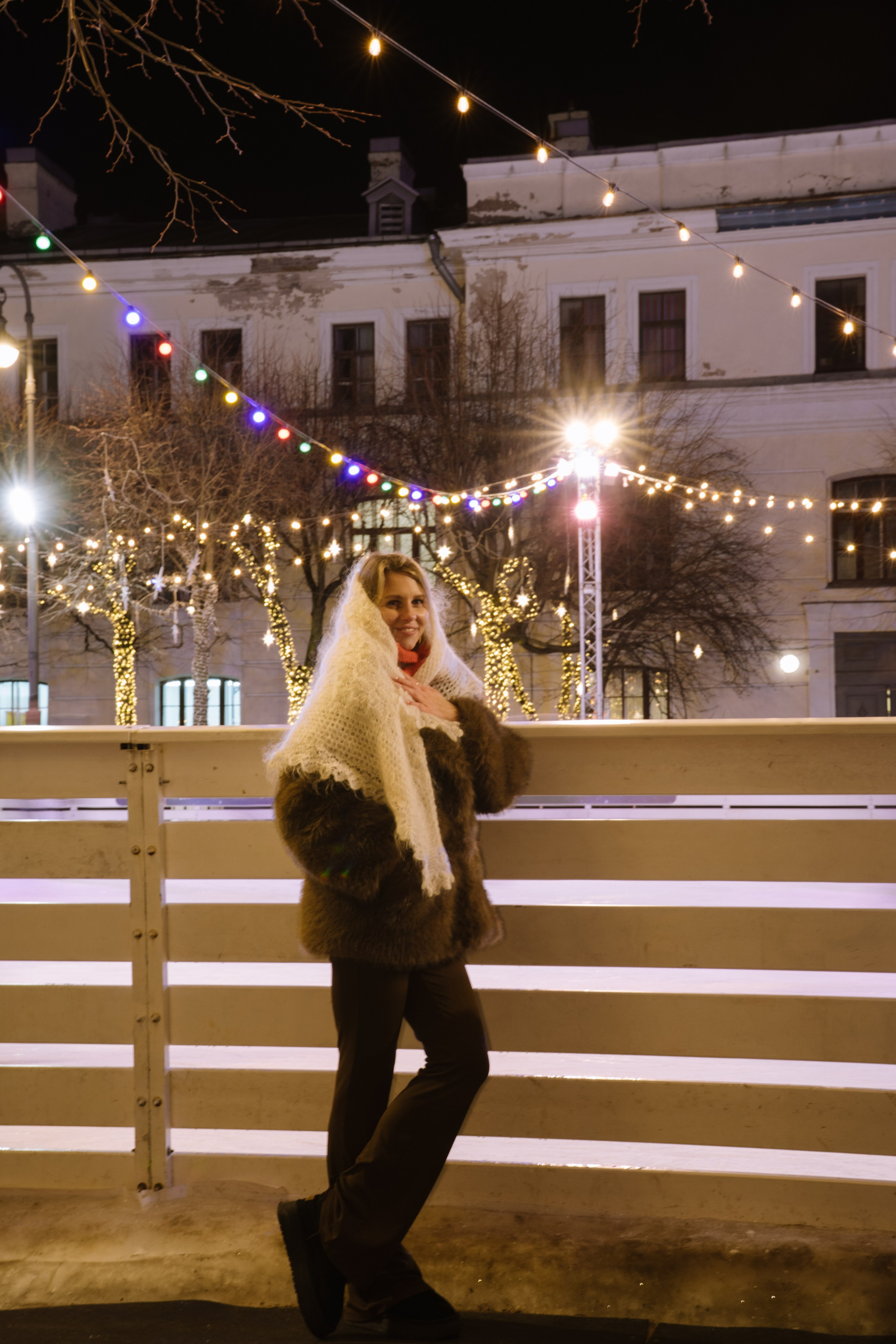 ПРОГУЛКА НА МАНЕЖНОЙ ПЛОЩАДИ ДЛЯ ДЕВУШКИ ПЕРЕД НОВЫМ ГОДОМ (НОВОГОДНЯЯ ФОТОСЕССИИЯ НА МАНЕЖНОЙ ПЛОЩАДИ). Профессиональный фотограф, Санкт-Петербург — Виктория Богомолова