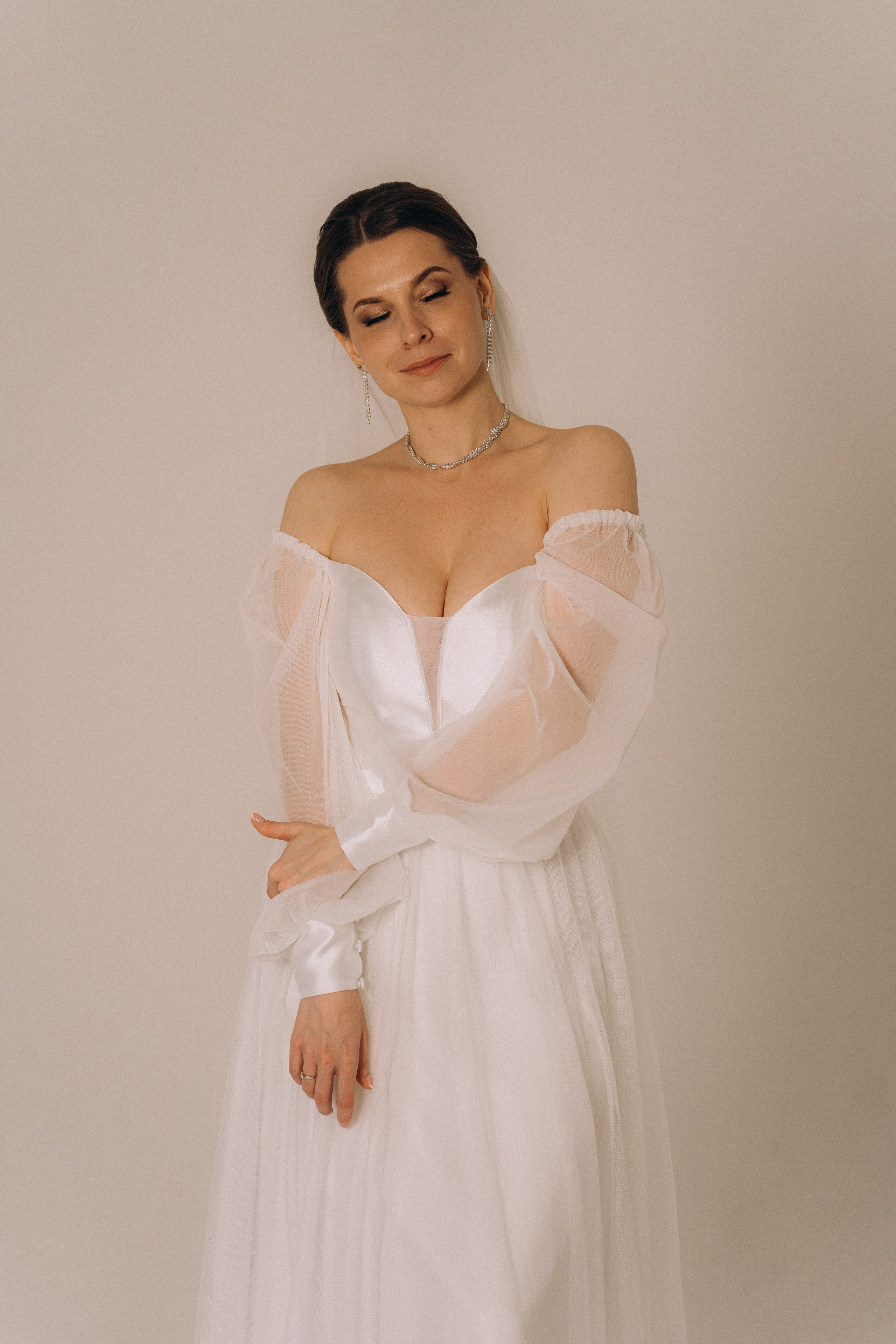 СВАДЕБНАЯ СЬЕМКА ВО ВТОРОМ ДВОРЦЕ (ДЕКАБРЬ) ТАКЖЕ СЬЕМКА В СТУДИИ НА ЧЕРНЫШЕВСКОЙ. Профессиональный фотограф, Санкт-Петербург — Виктория Богомолова