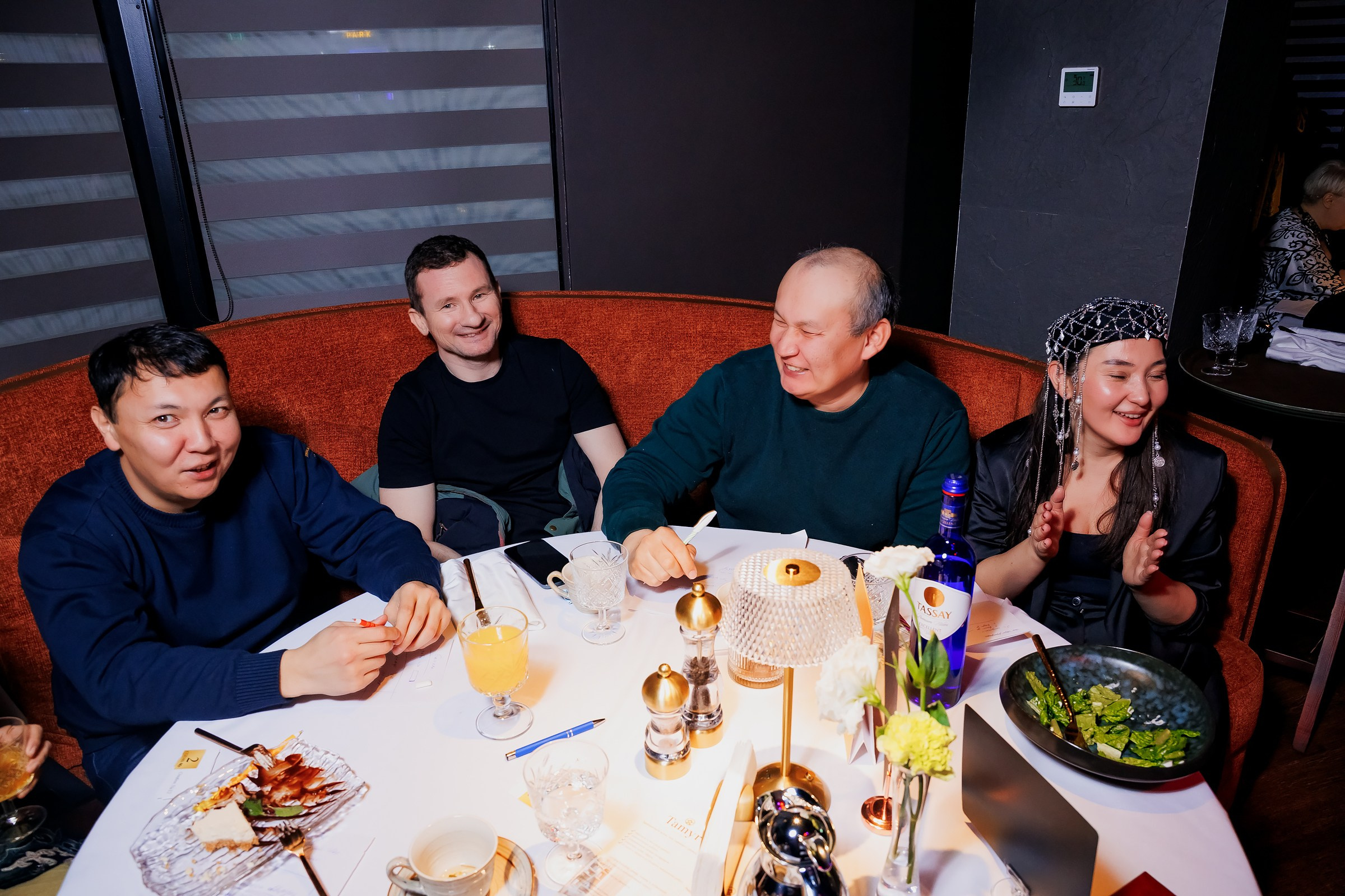 Вокруг Света за 60 Секунд-Sunset Meat Restaurant. Репортажный фотограф в Алматы Каюпов Сержан