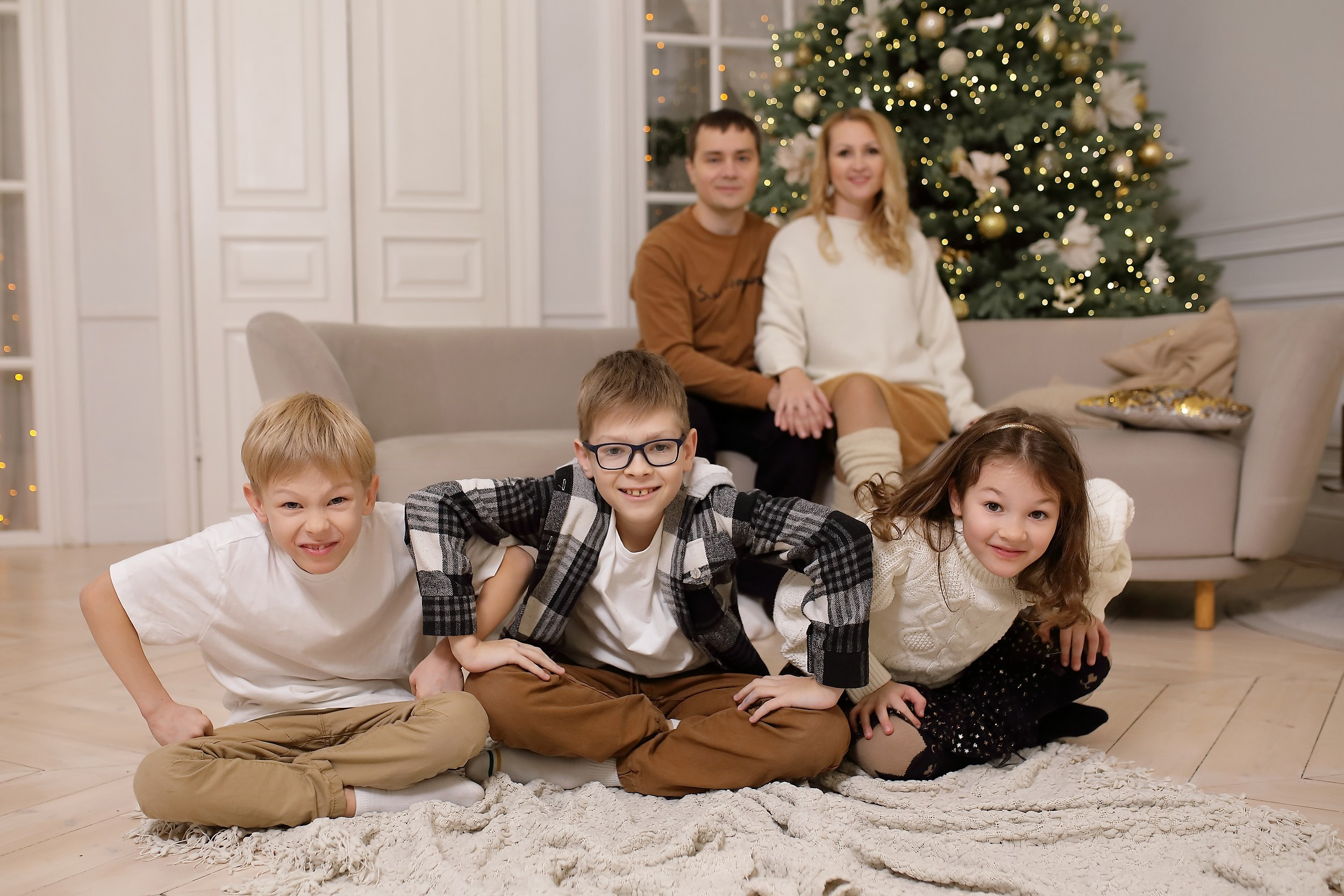 Семейная фотосессия под новый год. Свадебный и семейный фотограф и видеограф в Екатеринбурге Полянские Тимур и Анастасия