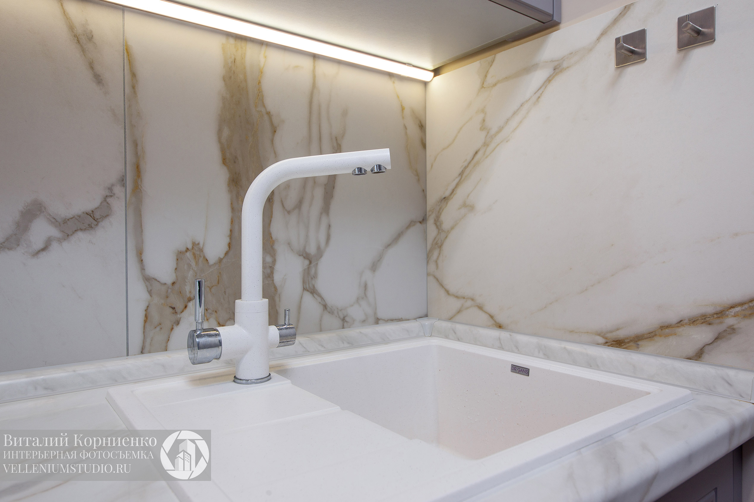 Кухня серая. Интерьерный фотограф Краснодар: профессионально по доступным ценам