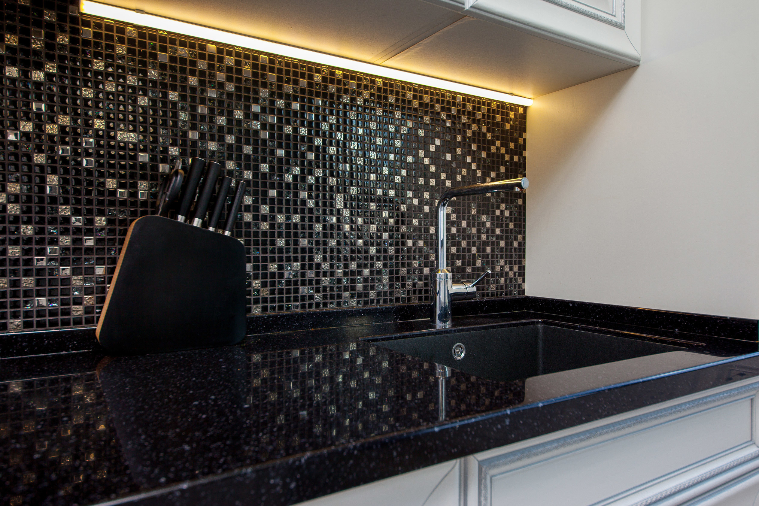 Кухня в Геленджике. Интерьерный фотограф Краснодар: профессионально по доступным ценам