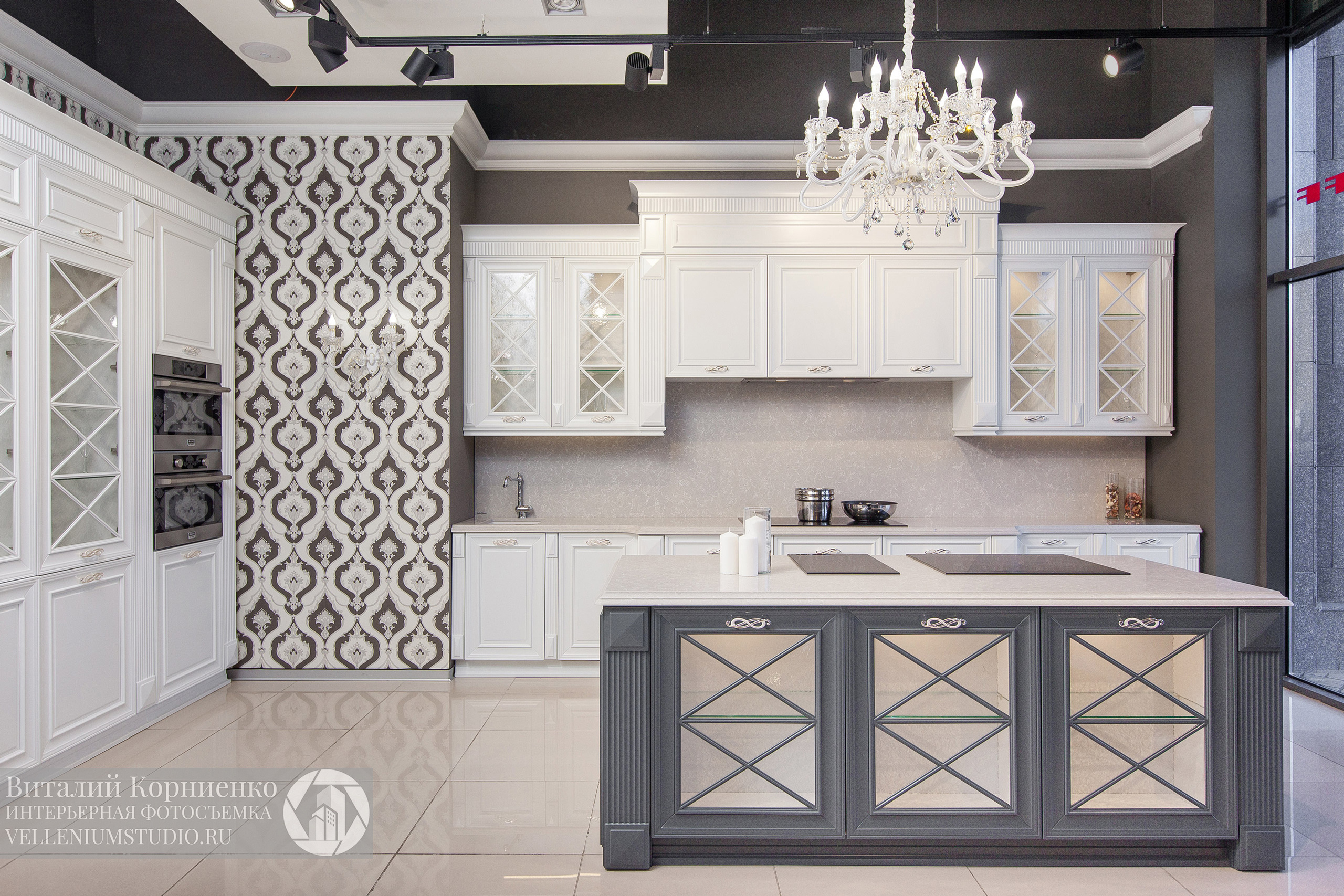 Кухня в салоне мебели. Интерьерный фотограф Краснодар: профессионально по доступным ценам