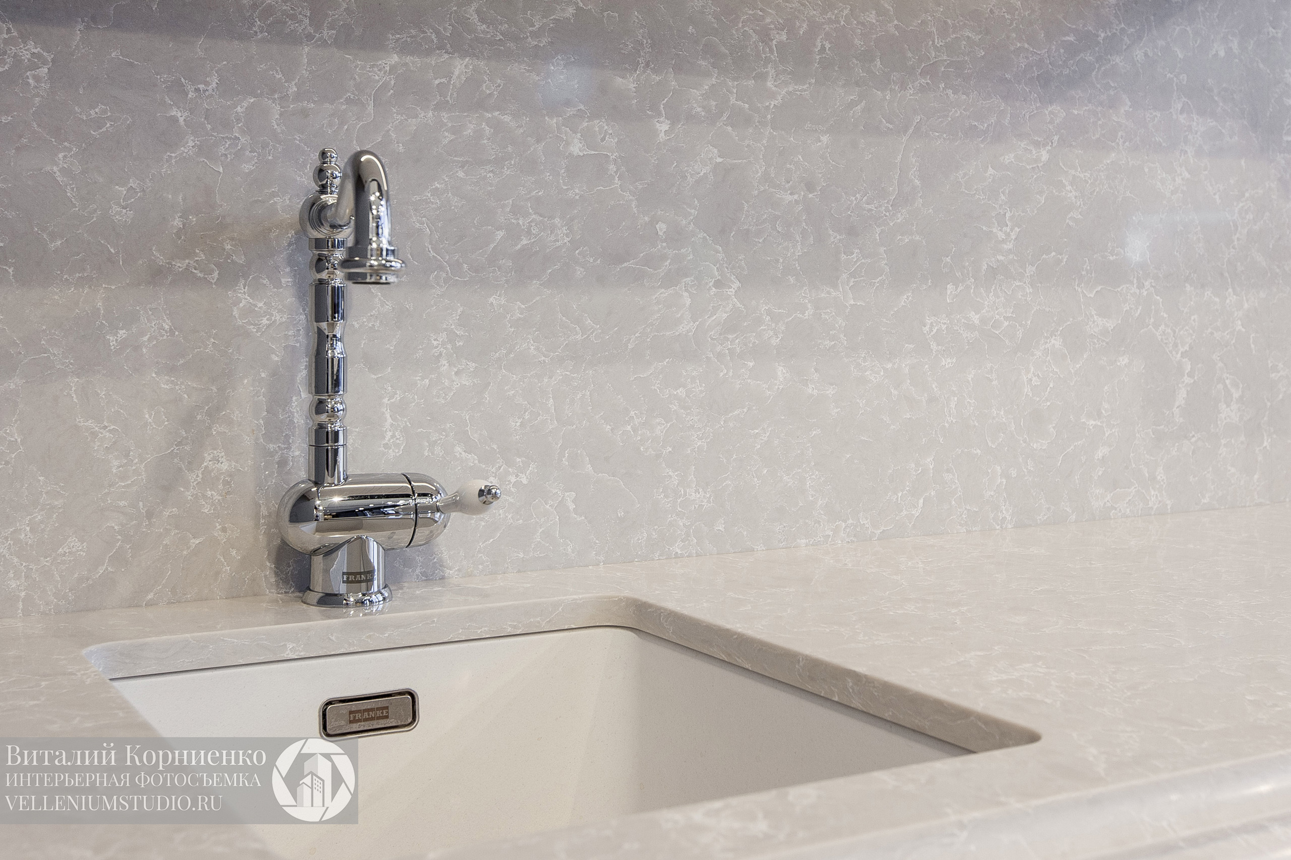 Кухня в салоне мебели. Интерьерный фотограф Краснодар: профессионально по доступным ценам