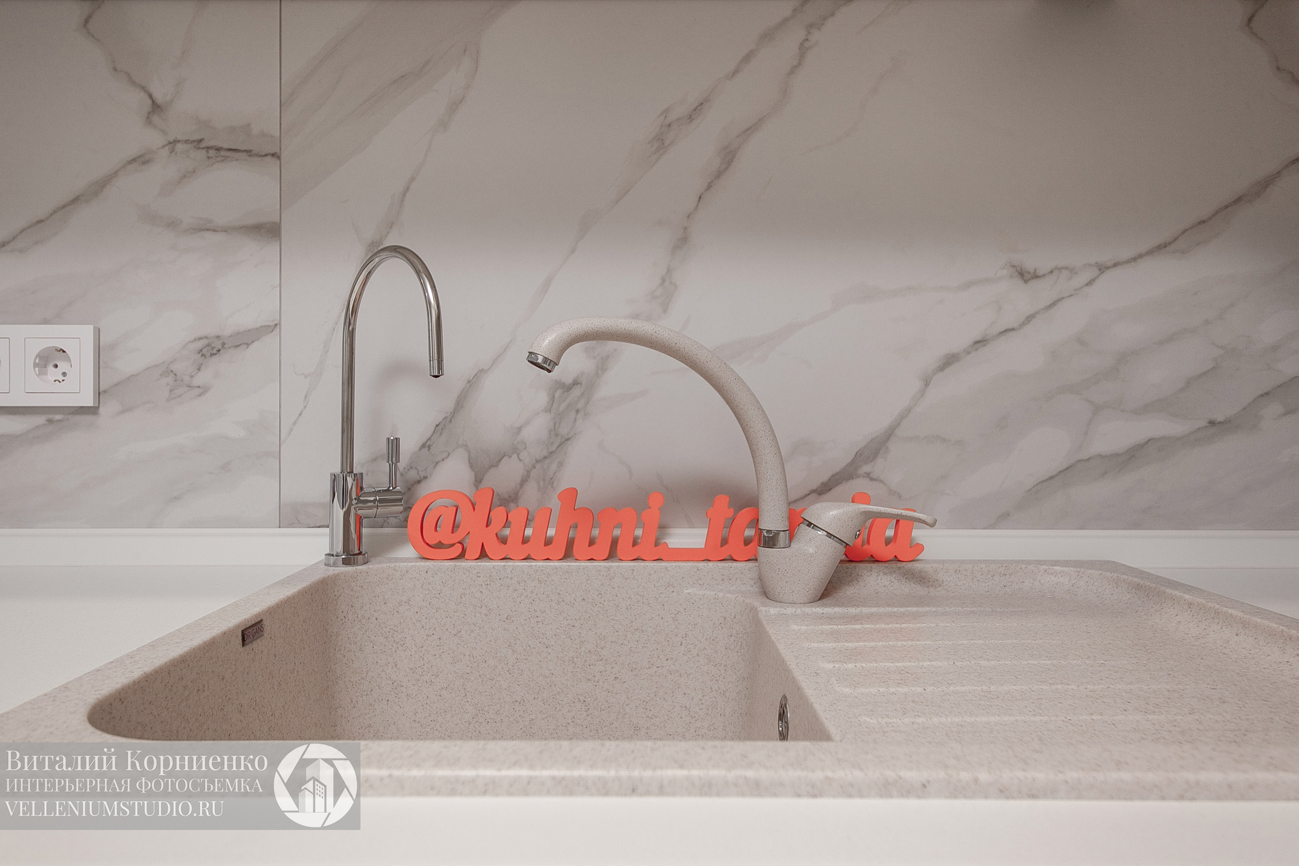 Кухня кремовая. Интерьерный фотограф Краснодар: профессионально по доступным ценам