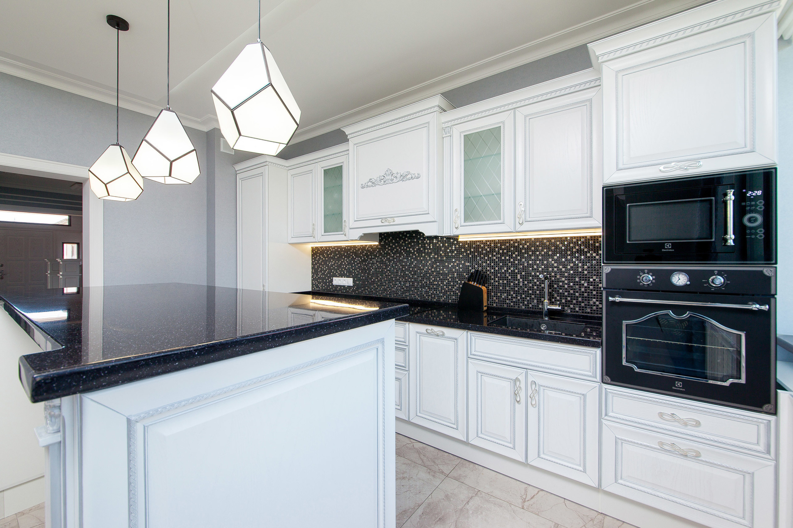 Кухня в Геленджике. Интерьерный фотограф Краснодар: профессионально по доступным ценам