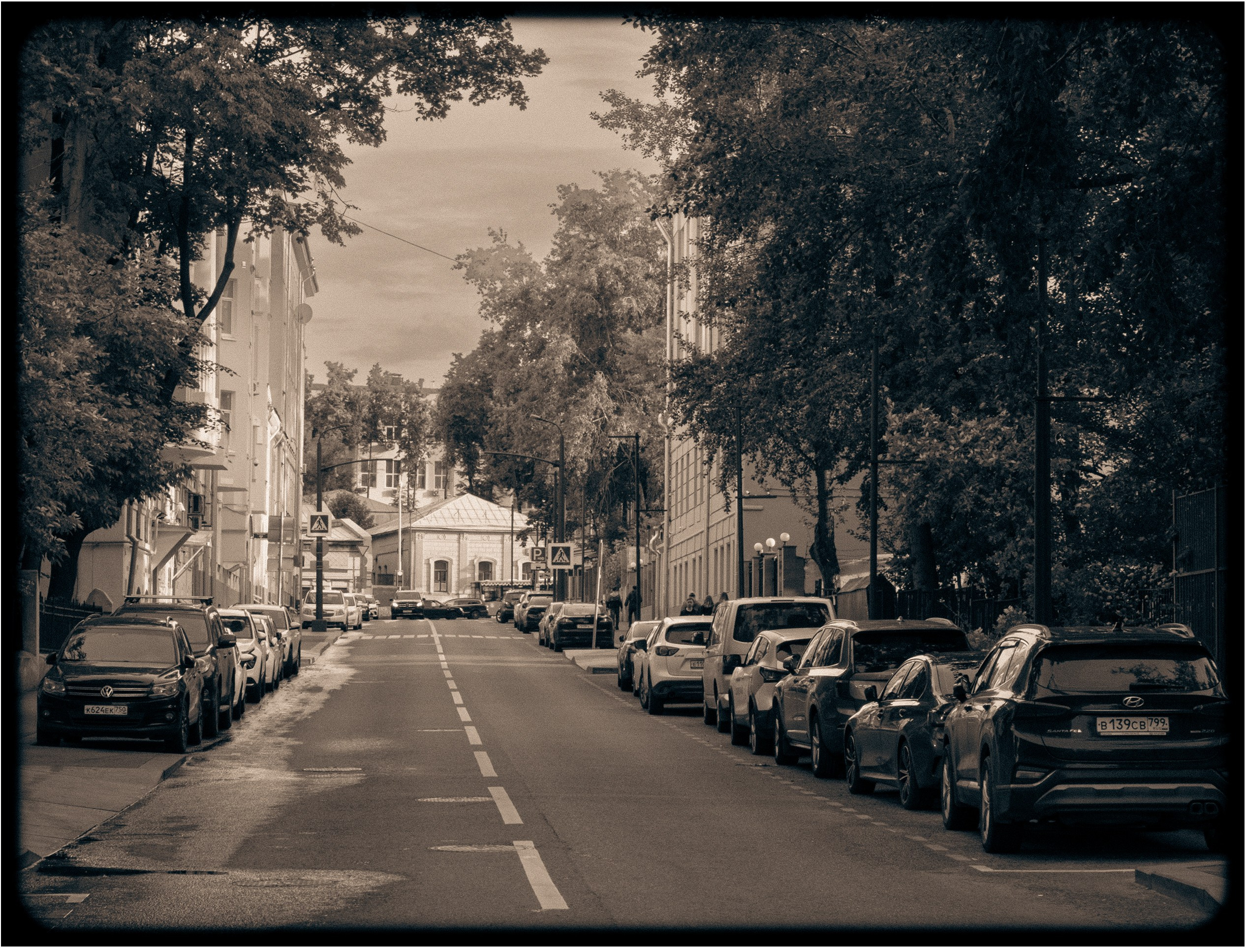 Фотографии сделанные на улицах городов. Профессиональный фотограф Игорь Пискарев в Москве. Студийная и выездная съёмка. Портретная и предметная съёмка. Авторская фотография