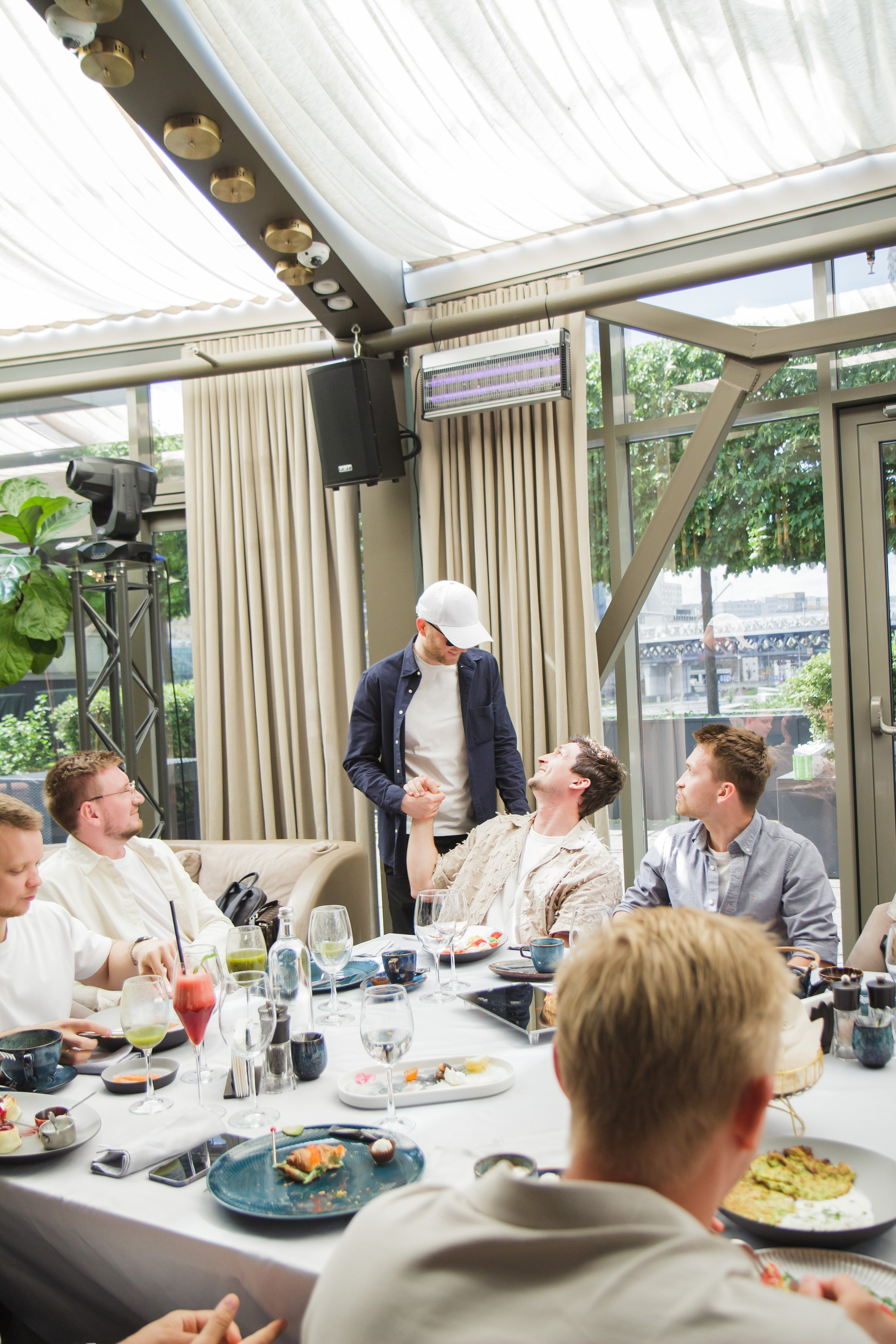 Бизнес-завтрак Германа Гаврилова. Фотограф Москва — личные фотосессии, лавстори в студии