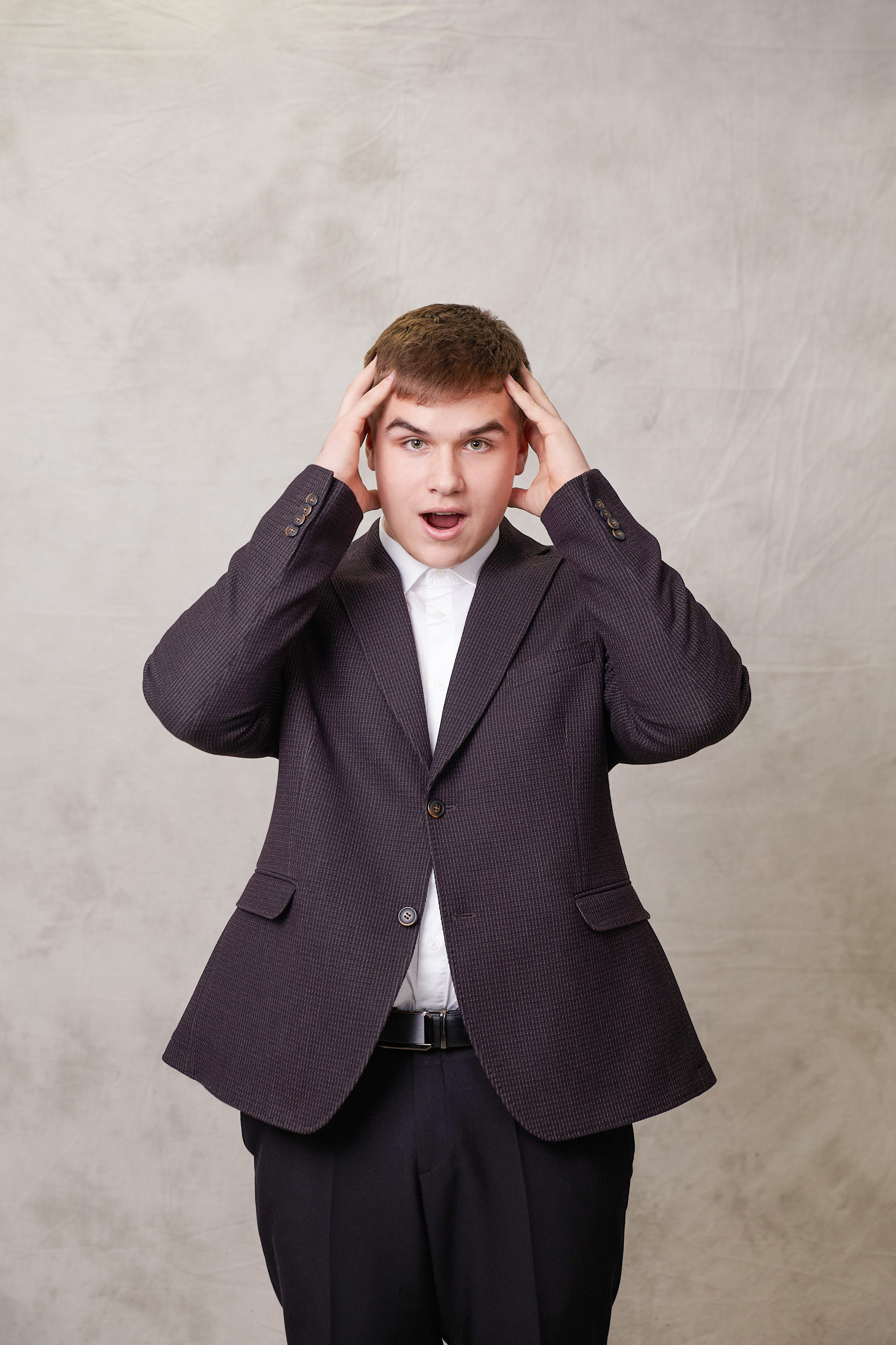 Стильный выпускной школьный альбом 9 и 11 класс «Классика» Тюмень. Выпускные альбомы в Тюмени для школ, садов, вузов спортивных секций