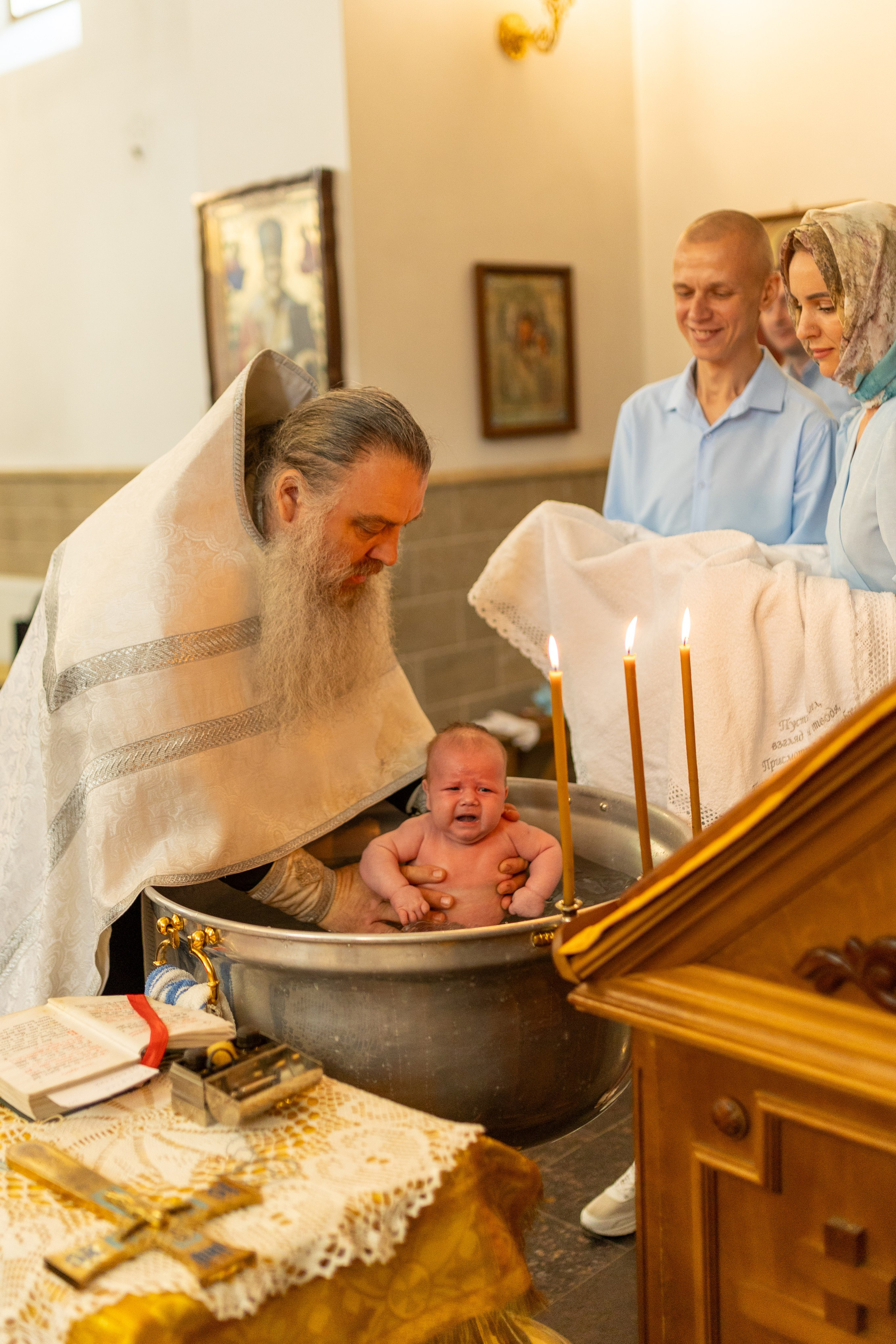 Крещение, Храм во имя Всемилостивого Спаса (на Звёздочке). Фотограф новорожденных. Детский и семейный фотограф Марьяна Юдина