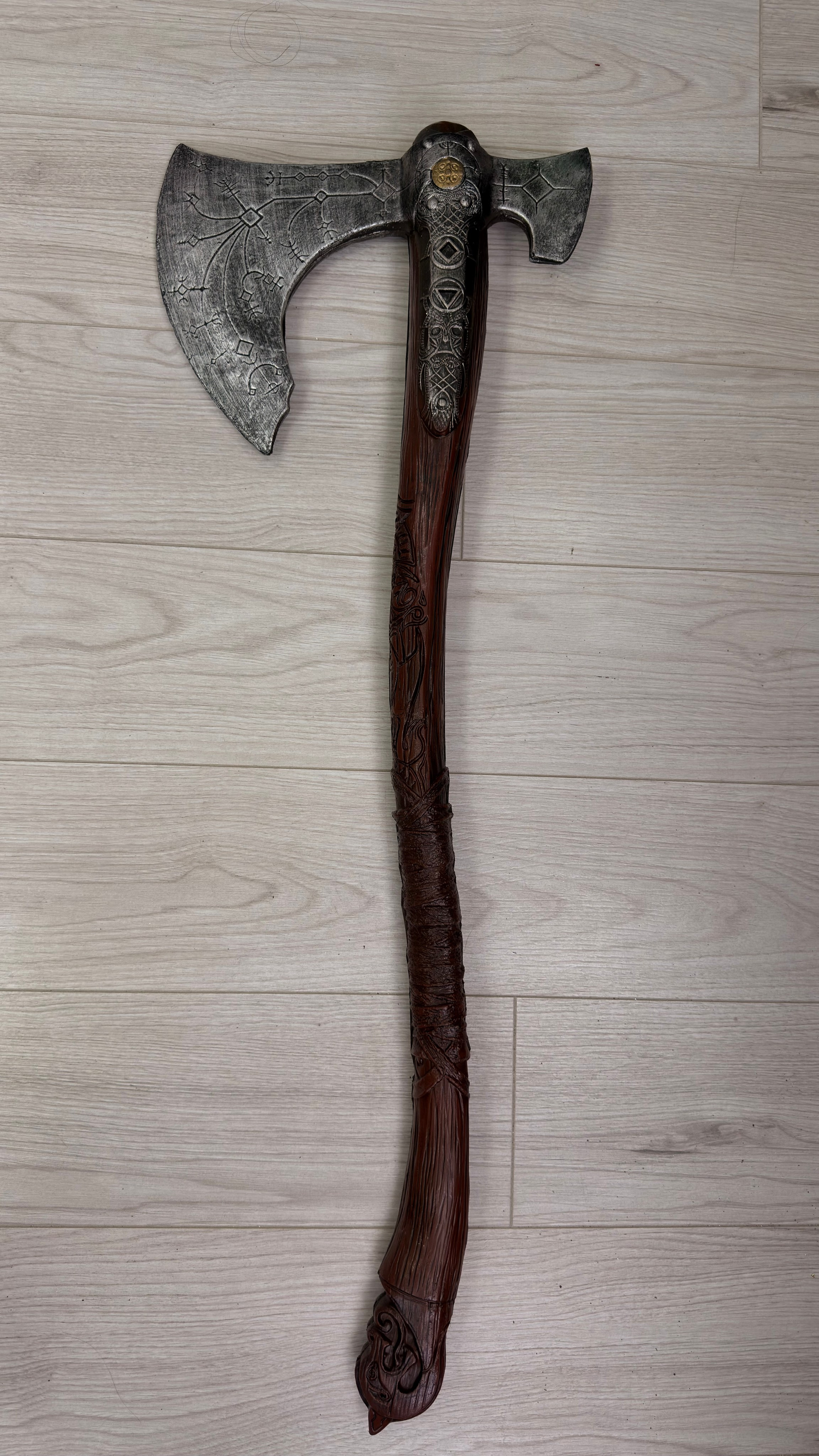 Оружейная в аренду. Аренда костюмов, платьев и реквизита для фотосессий на Камчатке