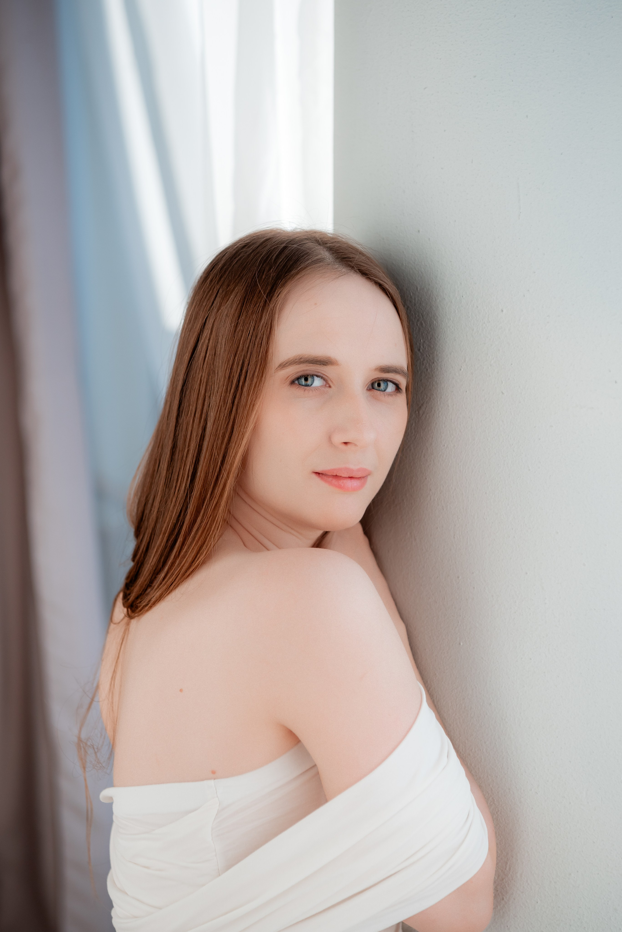 Студийная фотосессиия для девушки в Волгоградской студии Фабрика. Фотограф в Волгограде и Волжском Александр Горбань