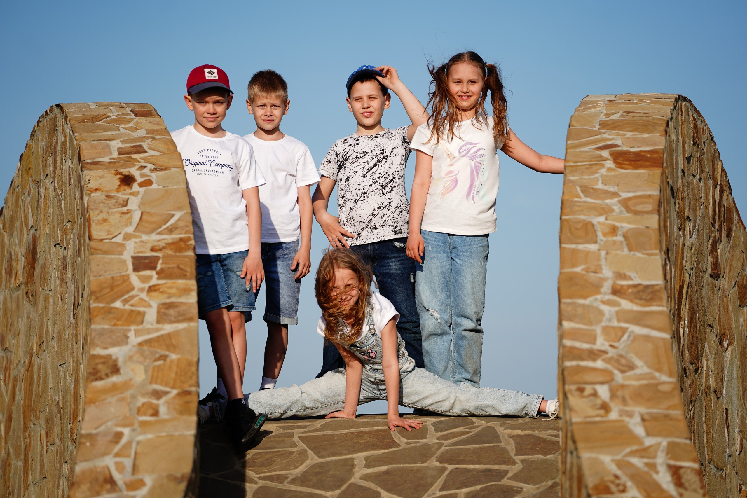 Фотосессия с классом 75 шк 2023. MEMENTO.Выпускные альбомы, школьные, юбилейные и другие книги. Ростов-на-Дону