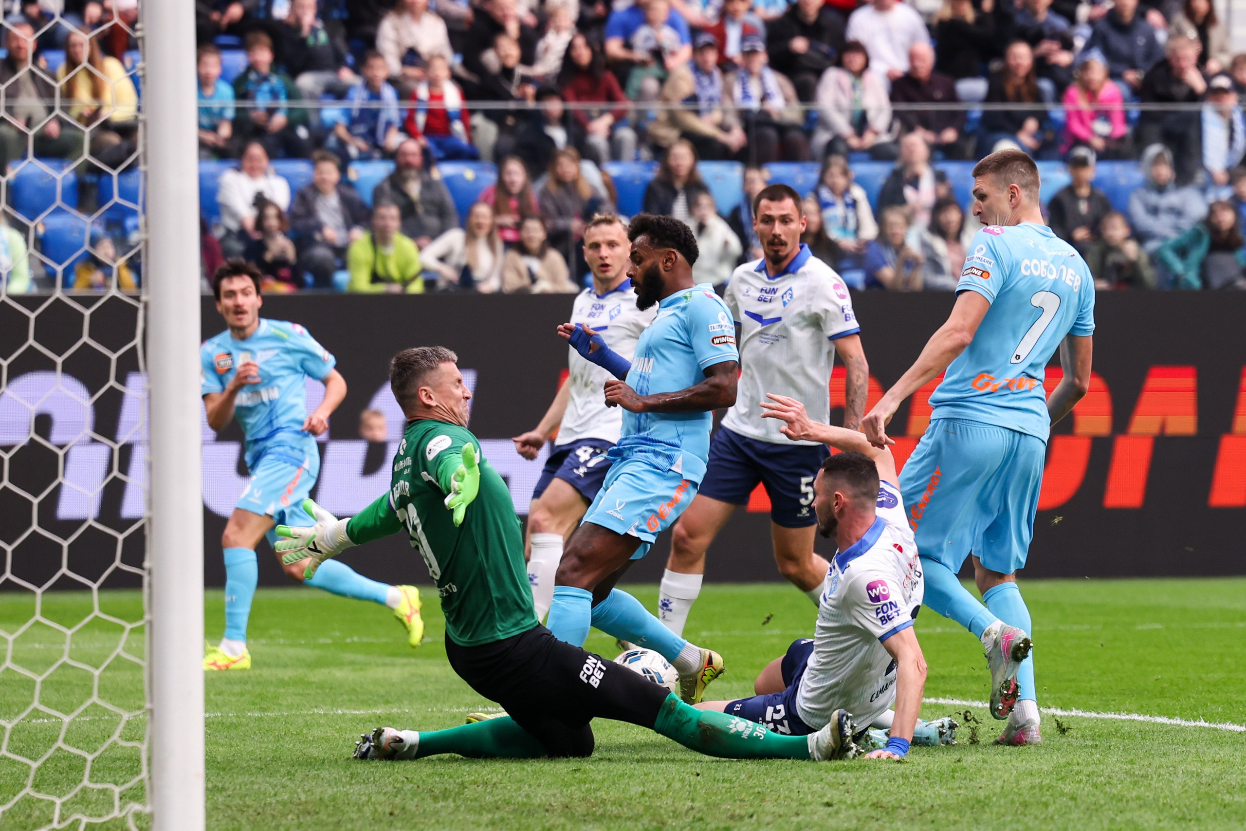 ФК «Зенит» — ФК «Крылья советов». Спортивный и репортажный фотограф Антон Тереханов