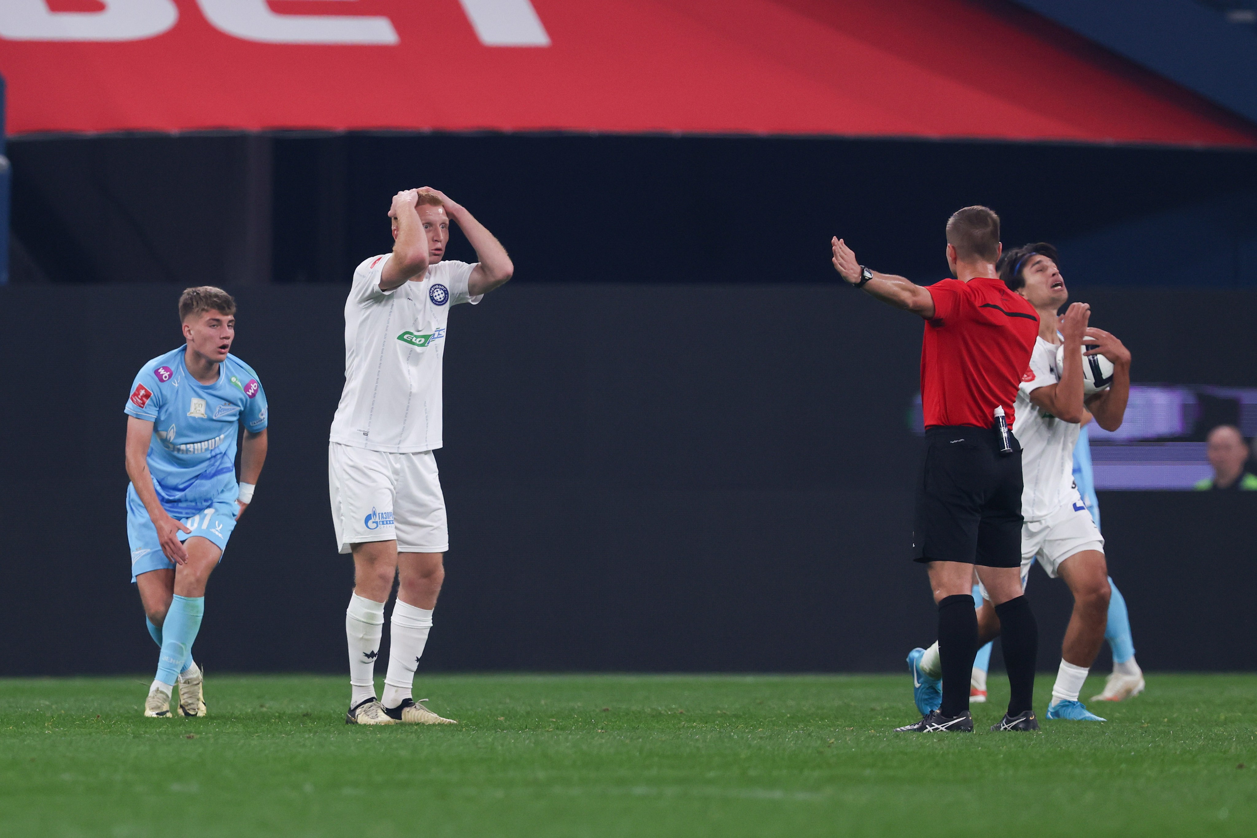 ФК Зенит -ФК Оренбург Fonbet Кубок России 2025/26. Спортивный и репортажный фотограф Антон Тереханов