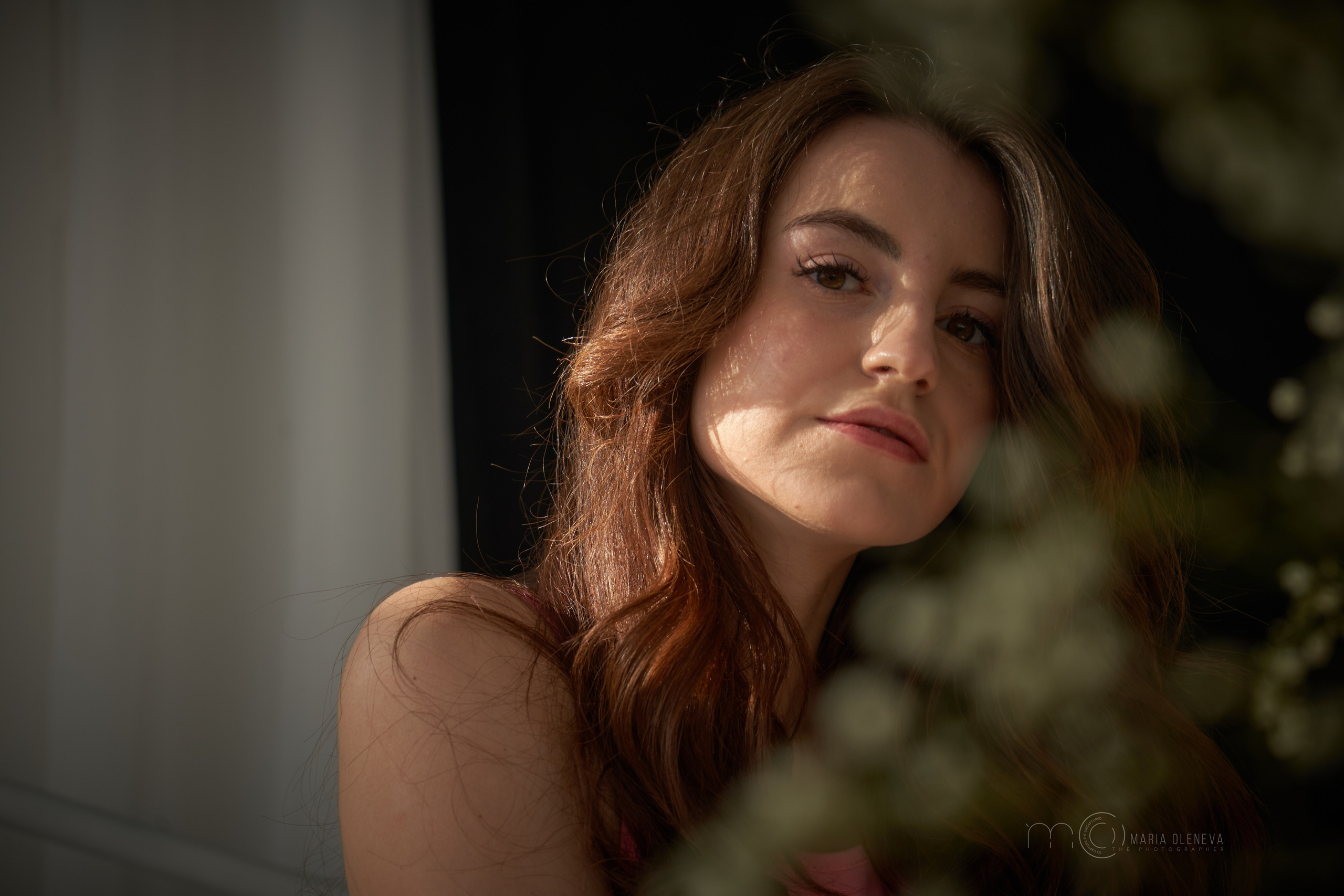 Настя в цветах. Фотограф Мария Оленева