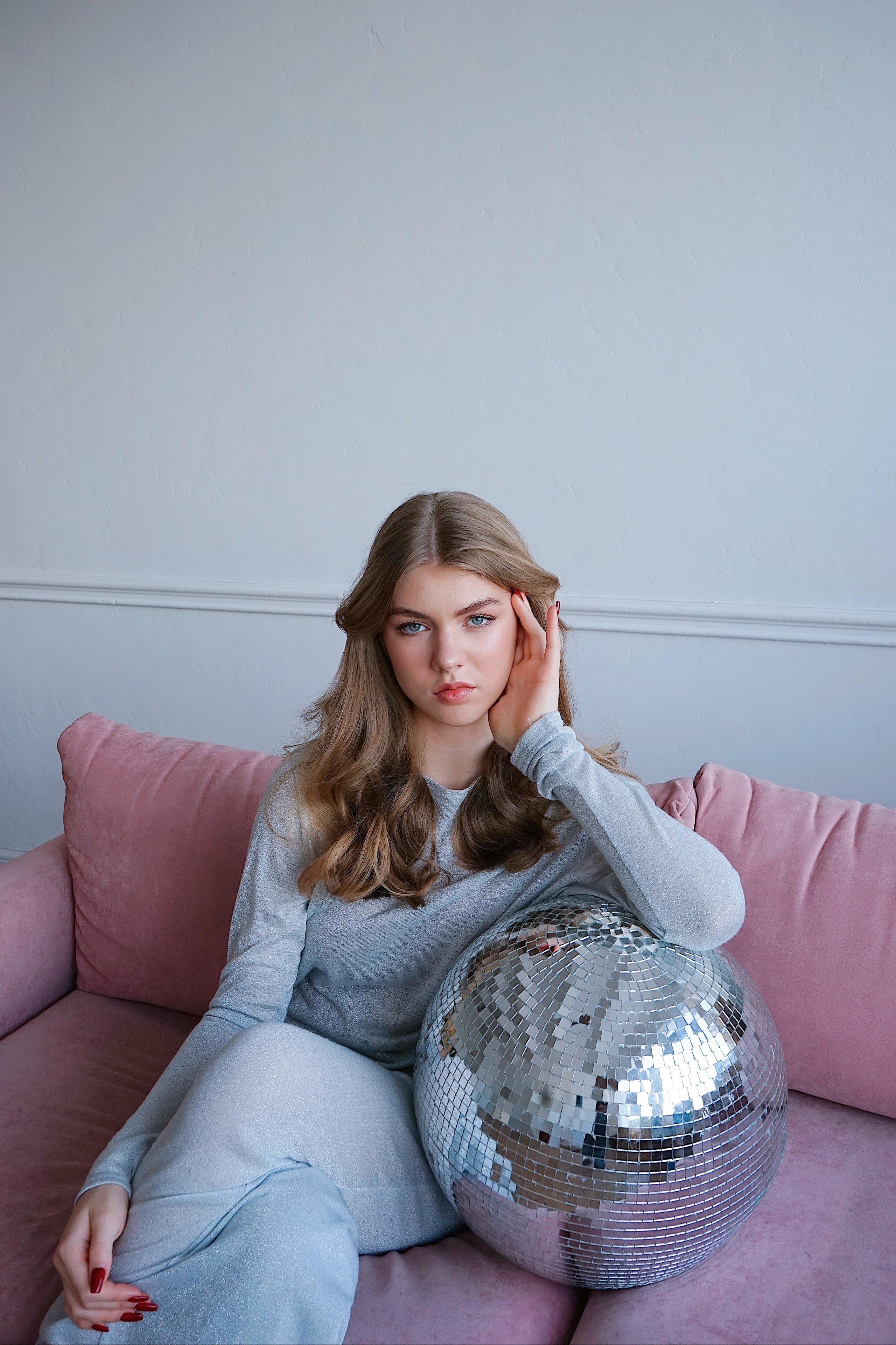 София, студия. Женский фотограф в Москве Уварова Анастасия