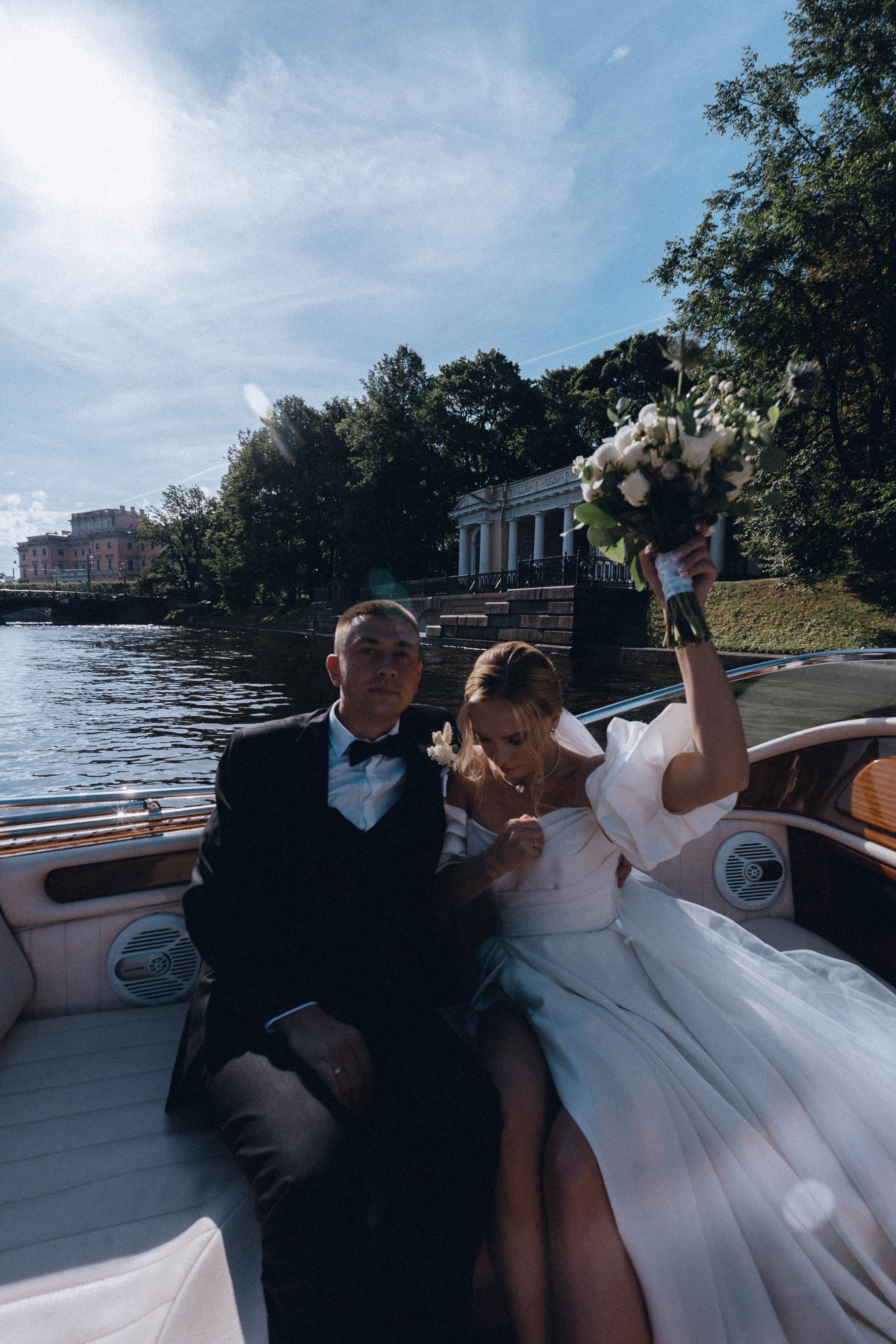 СВАДЕНБНАЯ СЬЕМКА НА КАТЕРЕ ПО КАНАЛАМ САНКТ-ПЕТЕРБУРГА И В АКВАТОРИИ НЕВЫ. Профессиональный фотограф, Санкт-Петербург — Виктория Богомолова
