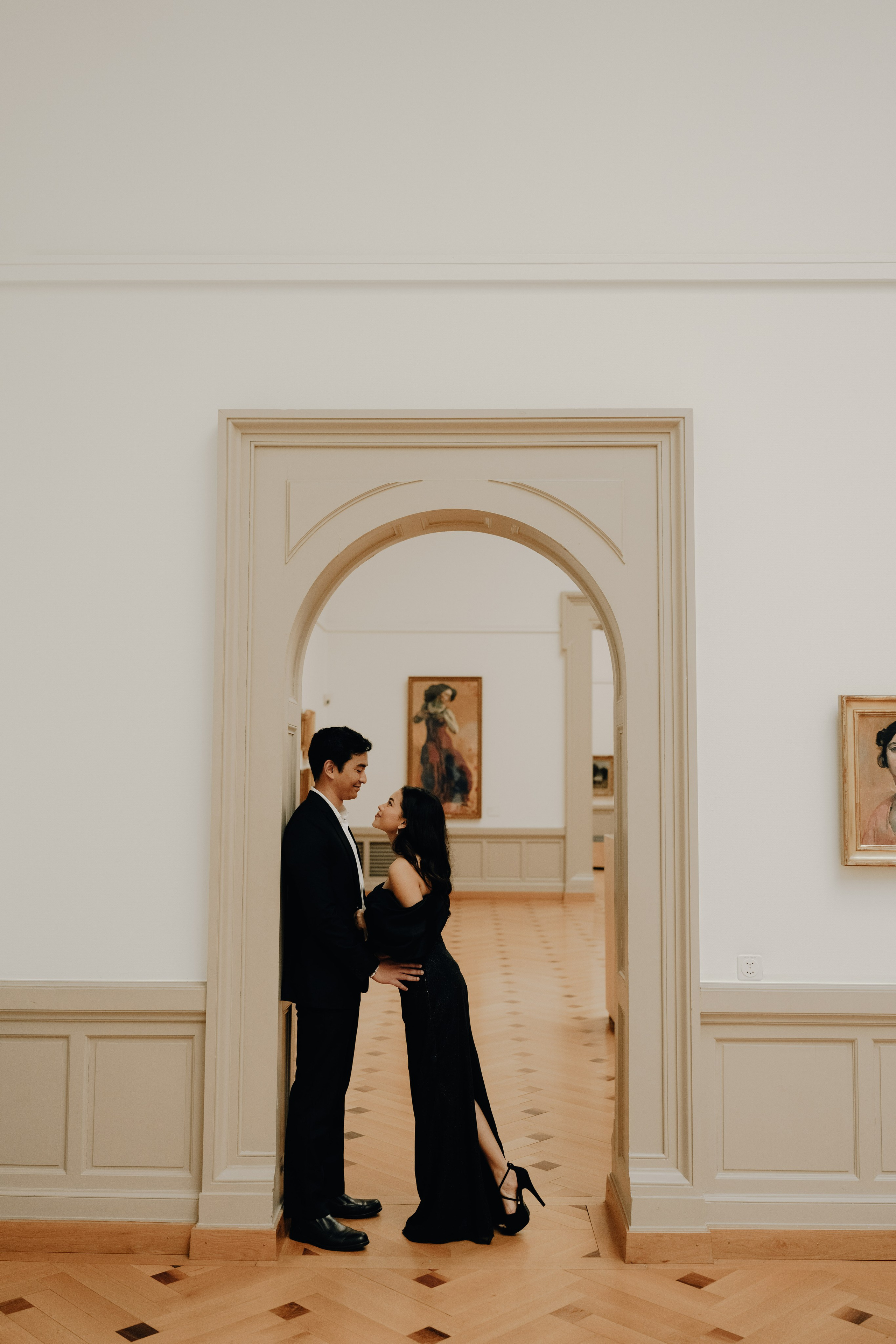 Fifi & Shamil | The Museum of Art. Профессиональный свадебный фотограф в Женеве и Швейцарии | Таня Вовчецкая