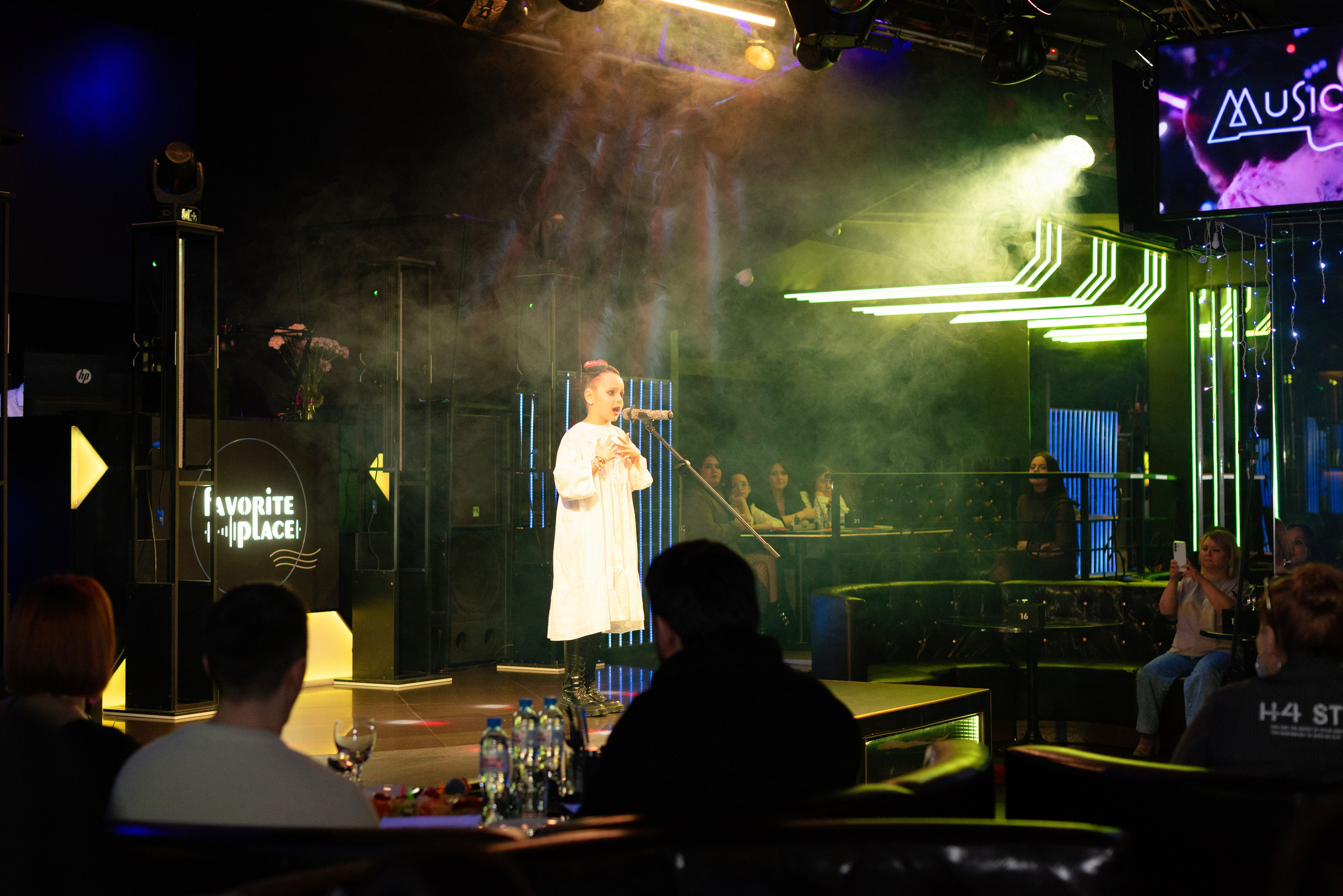 Конкурс в Favorite Place. Детский и семейный фотограф в Сургуте и Нефтеюганске Анна Старцева