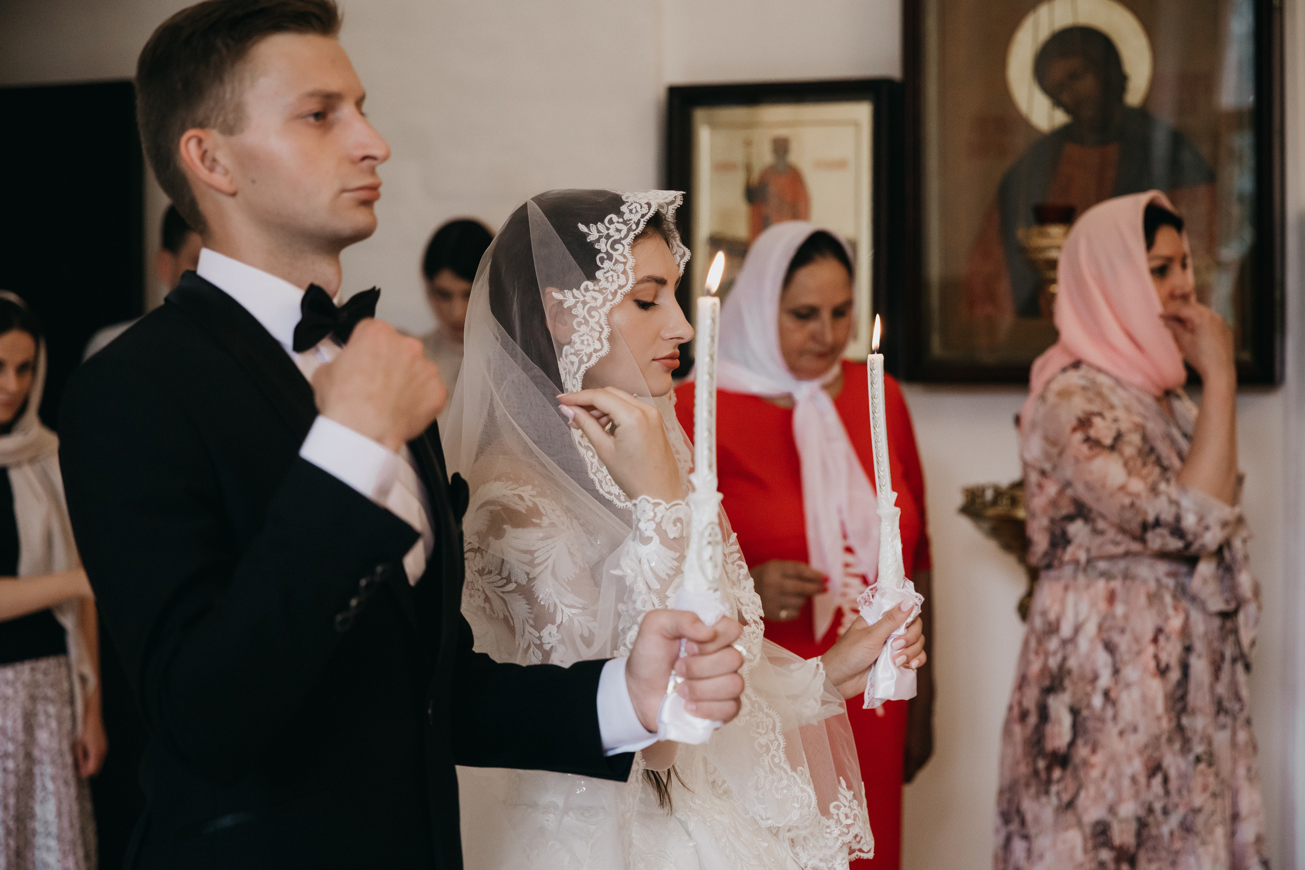 Венчание в Храме Тихвинской Иконы Божией Матери. Свадебный фотограф в Москве Екатерина Гусева