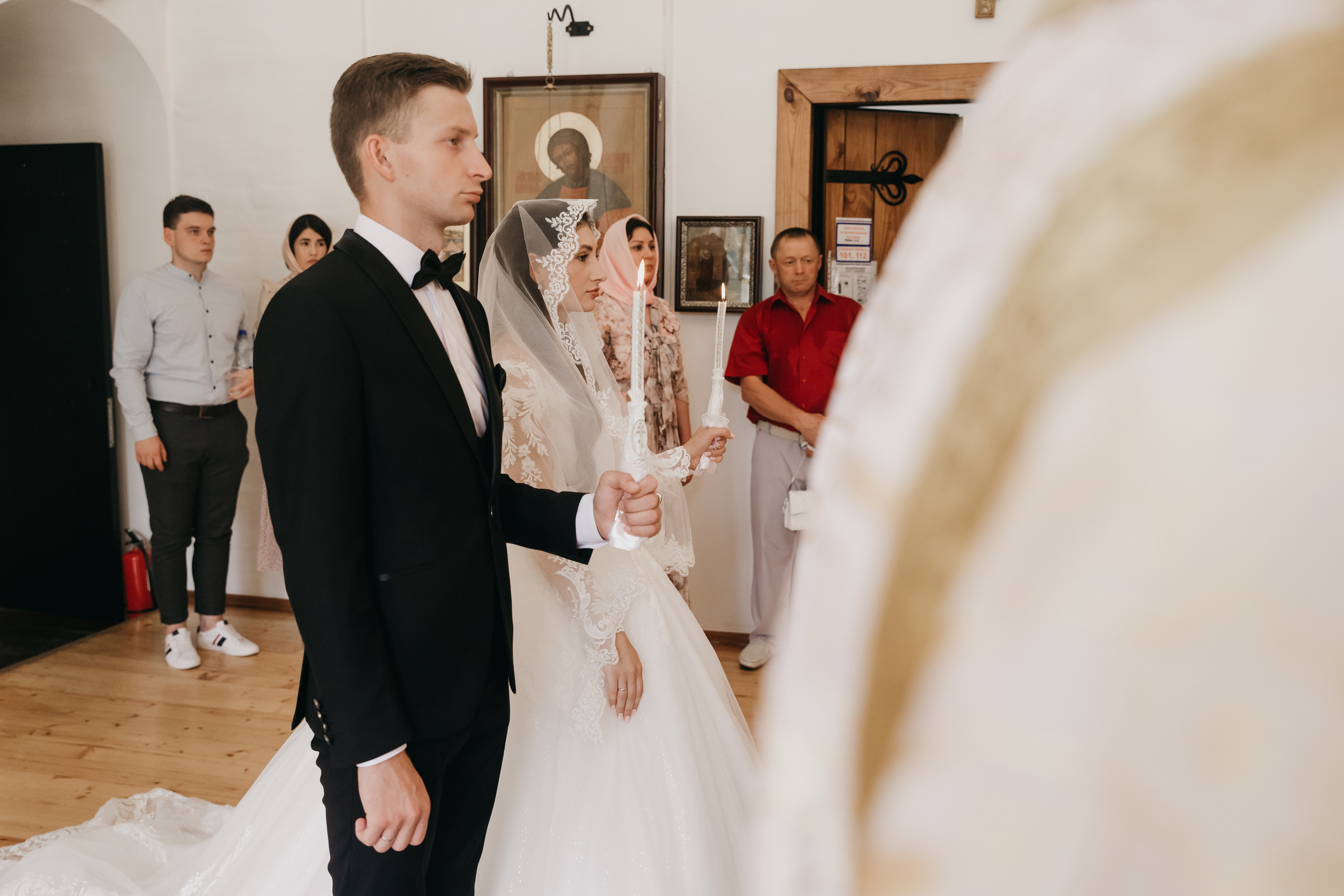 Венчание в Храме Тихвинской Иконы Божией Матери. Свадебный фотограф в Москве Екатерина Гусева