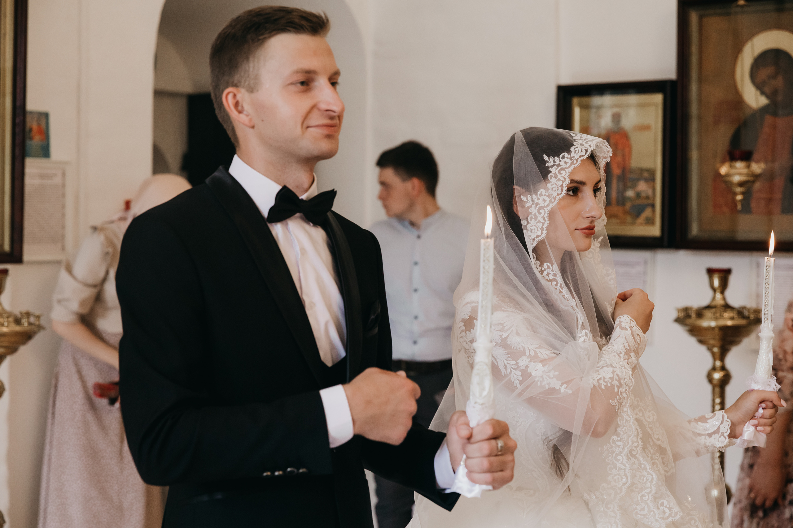 Венчание в Храме Тихвинской Иконы Божией Матери. Свадебный фотограф в Москве Екатерина Гусева