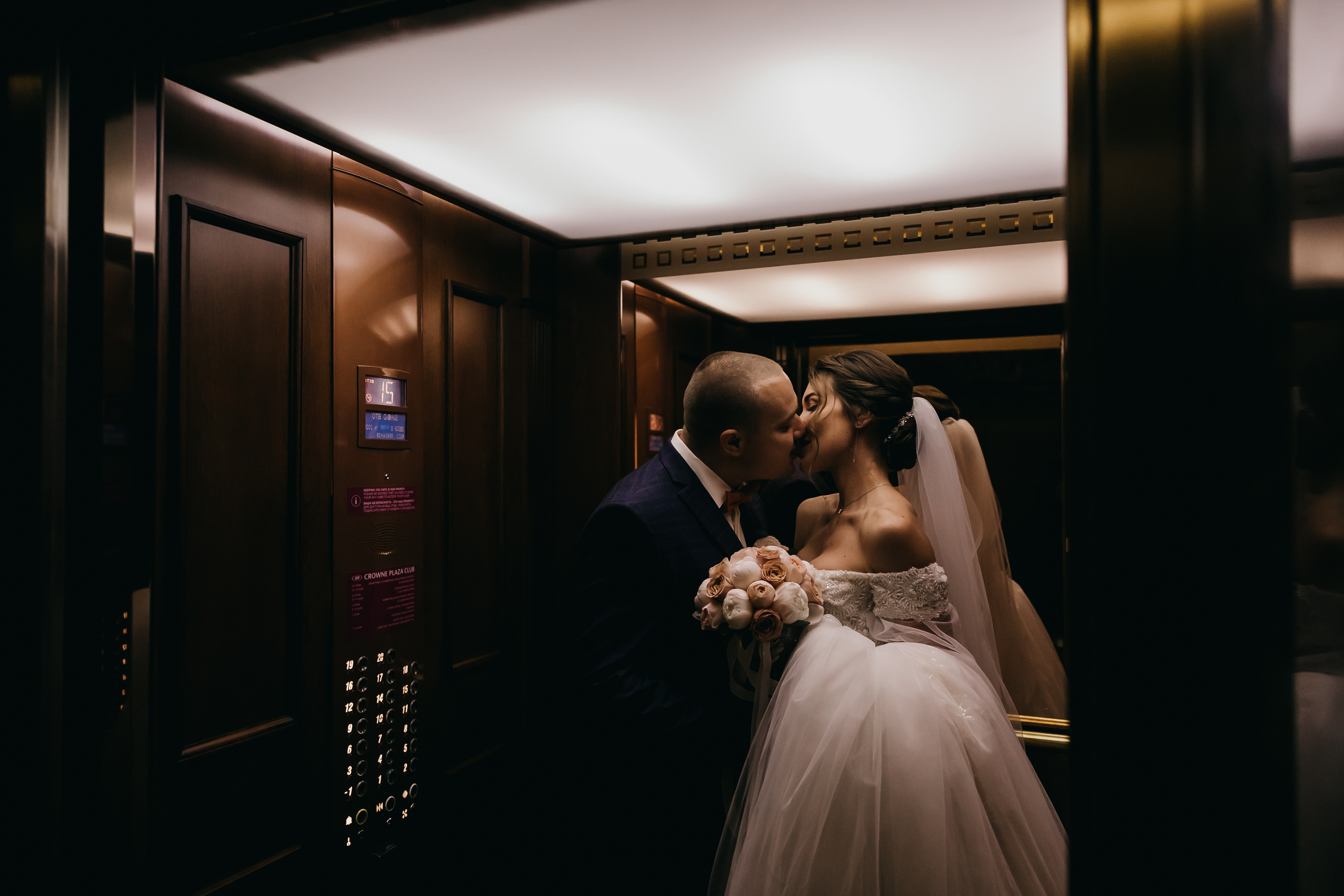 Свадебная фотосессия в отеле. Свадебный фотограф в Москве Екатерина Гусева