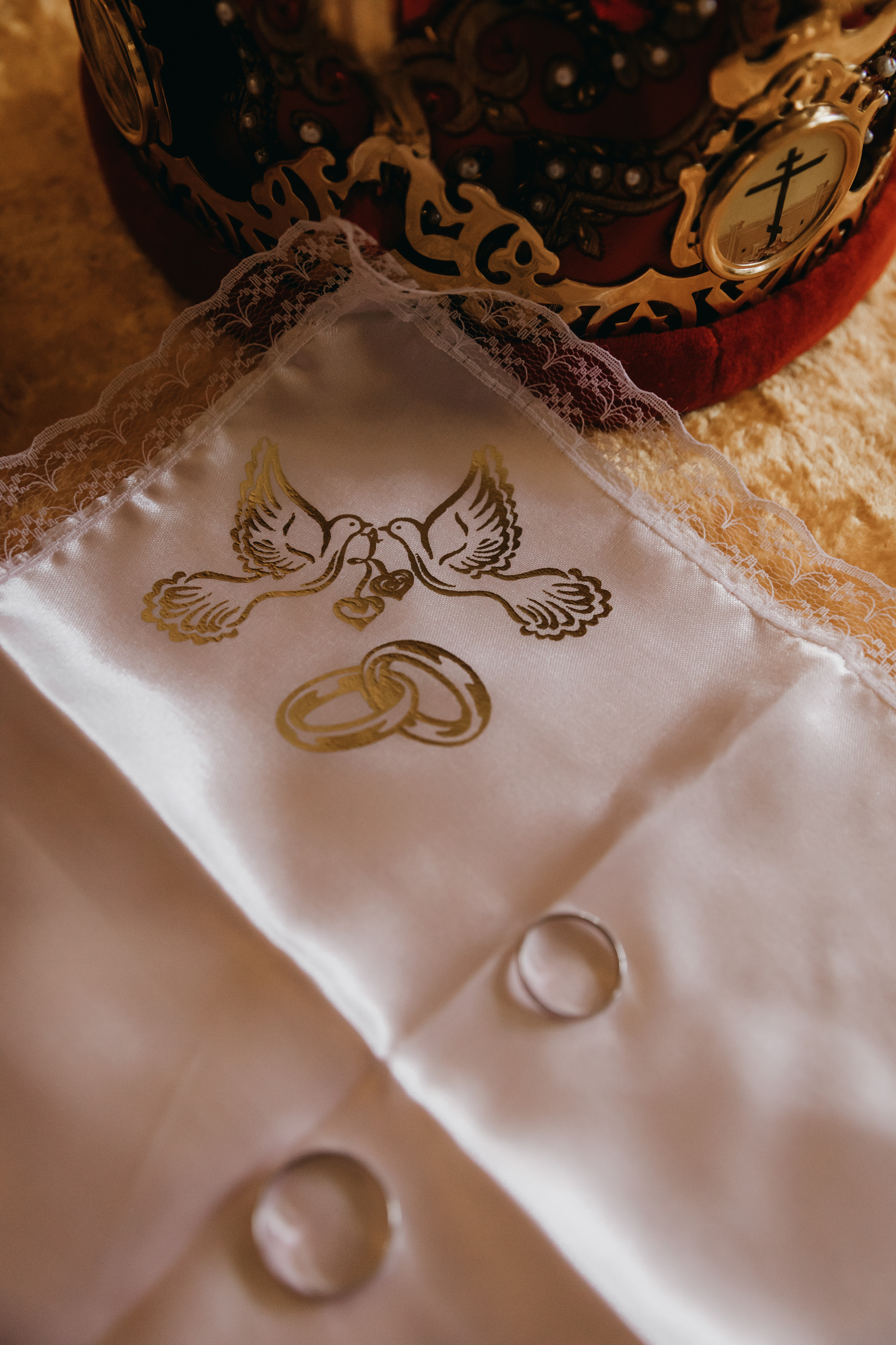 Венчание в Храме Тихвинской Иконы Божией Матери. Свадебный фотограф в Москве Екатерина Гусева