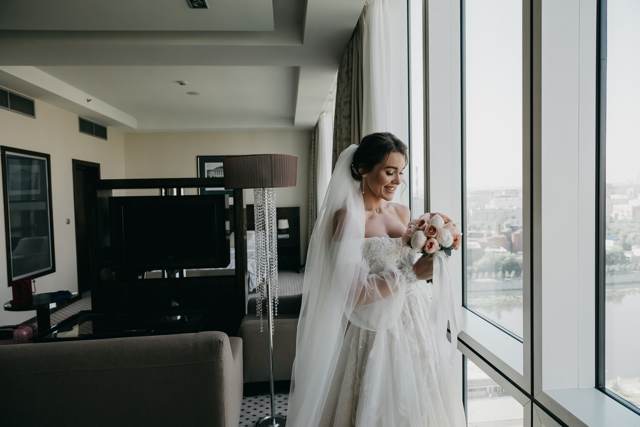 Свадебная фотосессия в отеле. Свадебный фотограф в Москве Екатерина Гусева