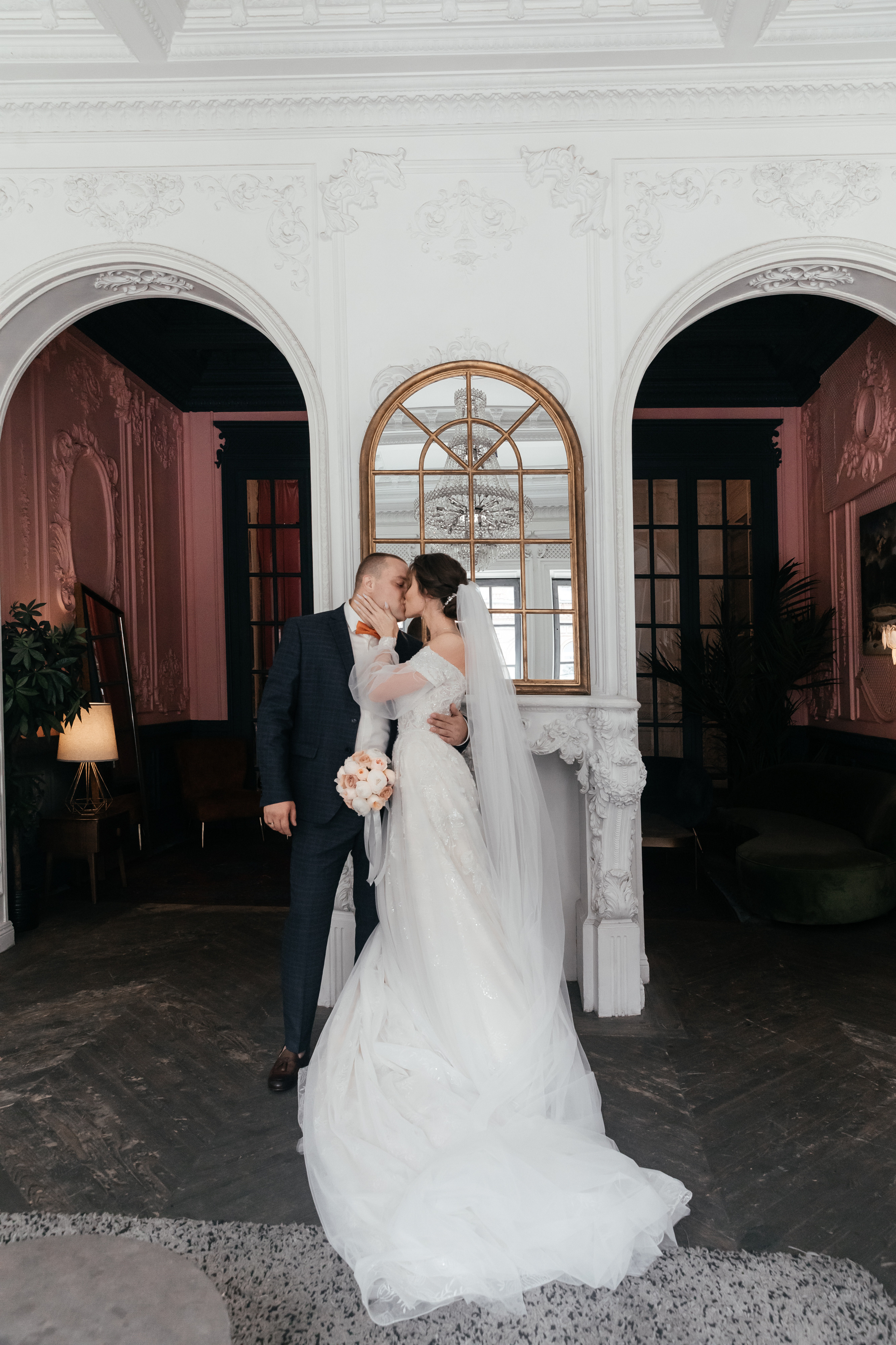 Свадебная фотосессия в отеле. Свадебный фотограф в Москве Екатерина Гусева