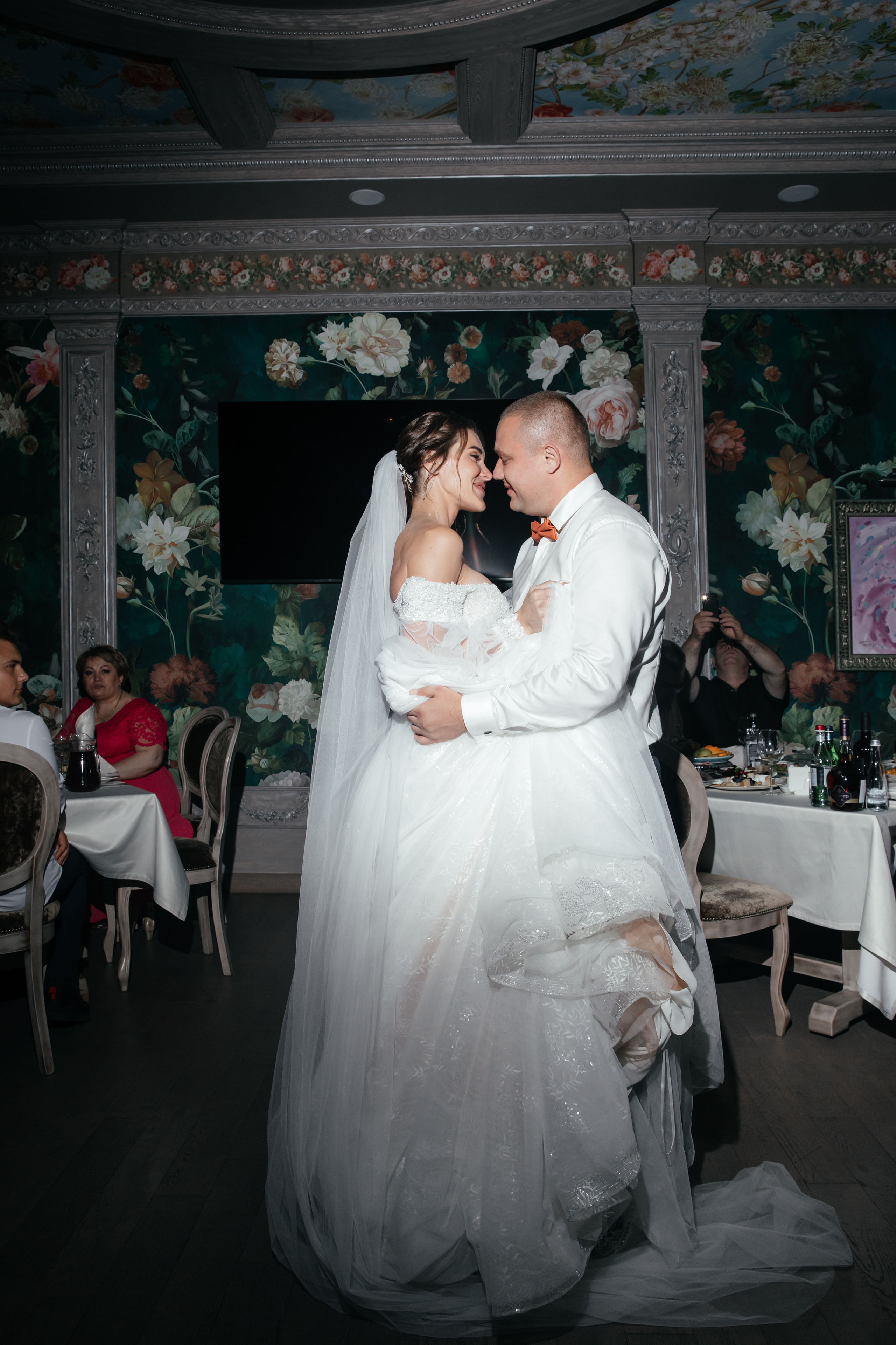 Свадебная фотосессия в отеле. Свадебный фотограф в Москве Екатерина Гусева