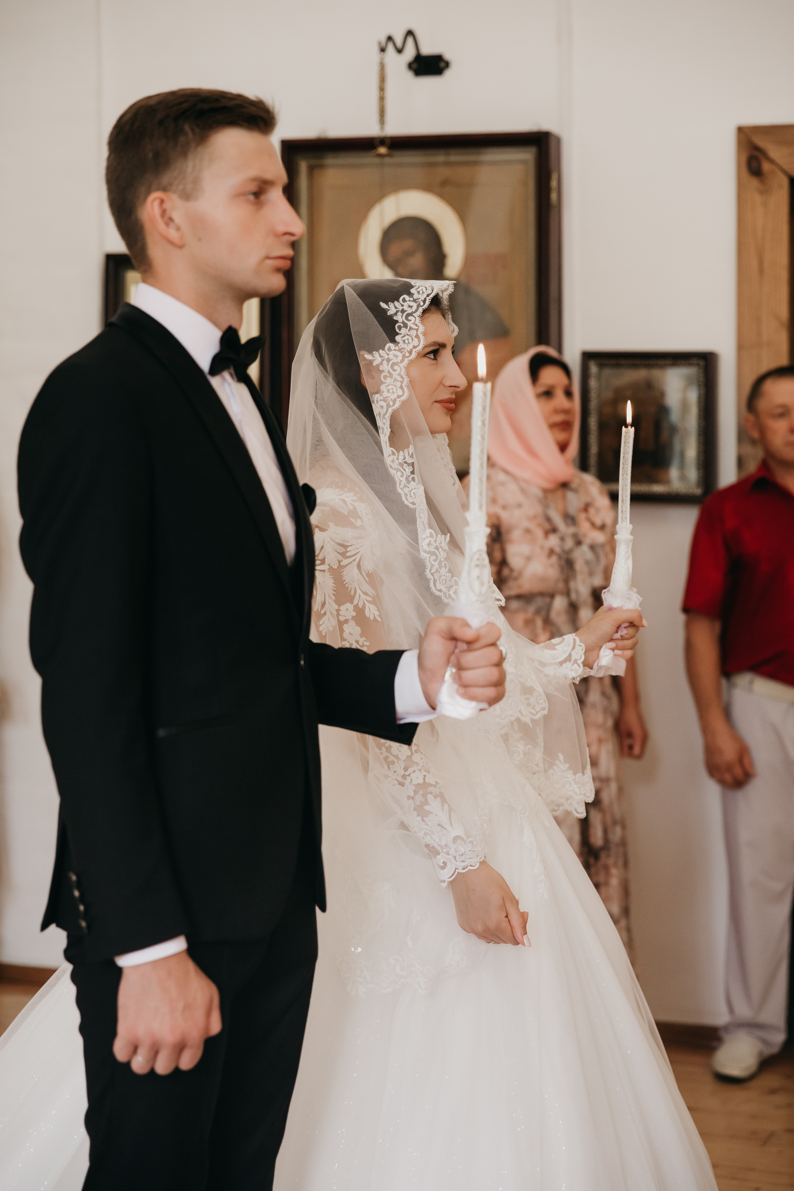 Венчание в Храме Тихвинской Иконы Божией Матери. Свадебный фотограф в Москве Екатерина Гусева