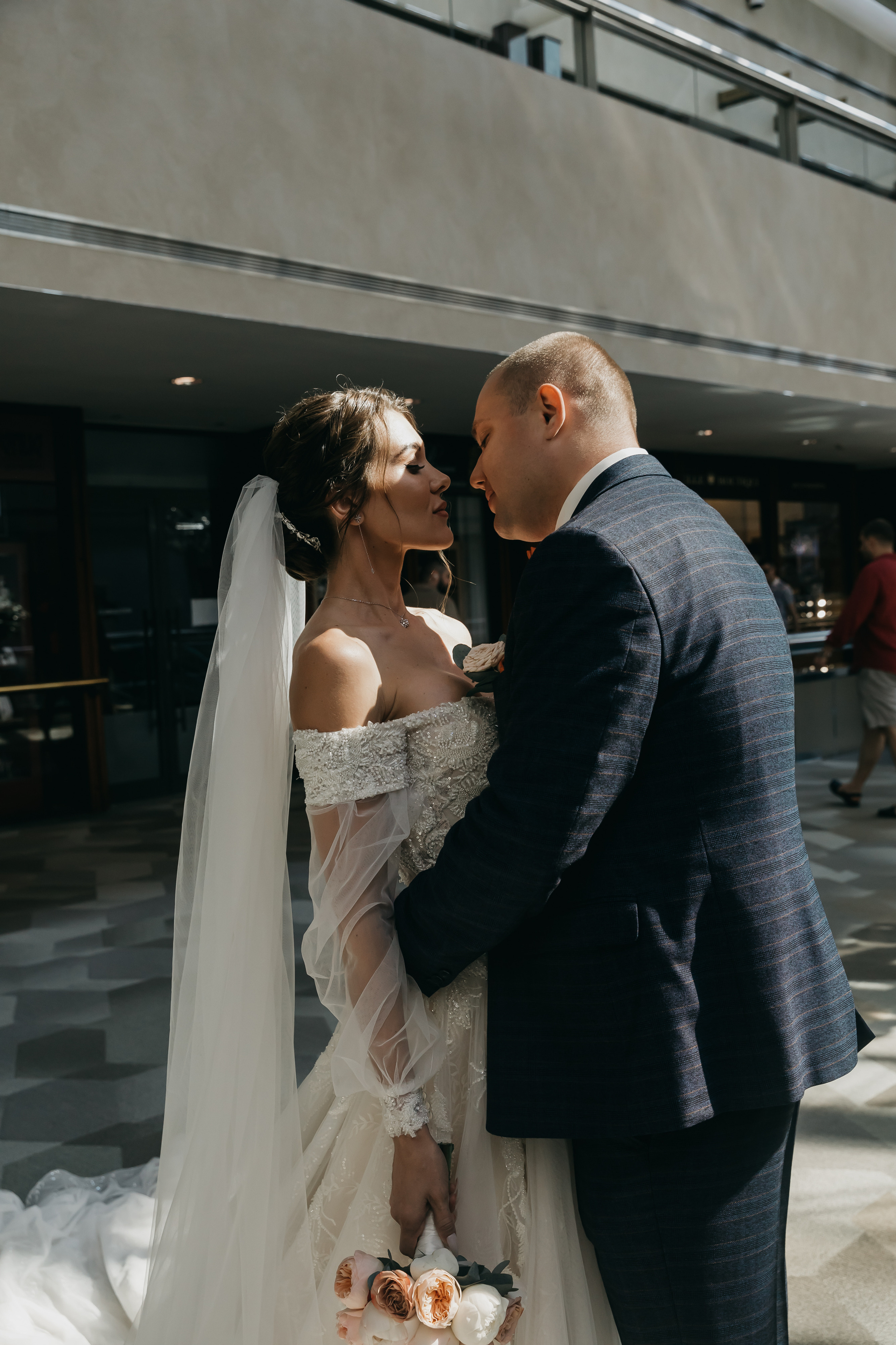 Свадебная фотосессия в отеле. Свадебный фотограф в Москве Екатерина Гусева