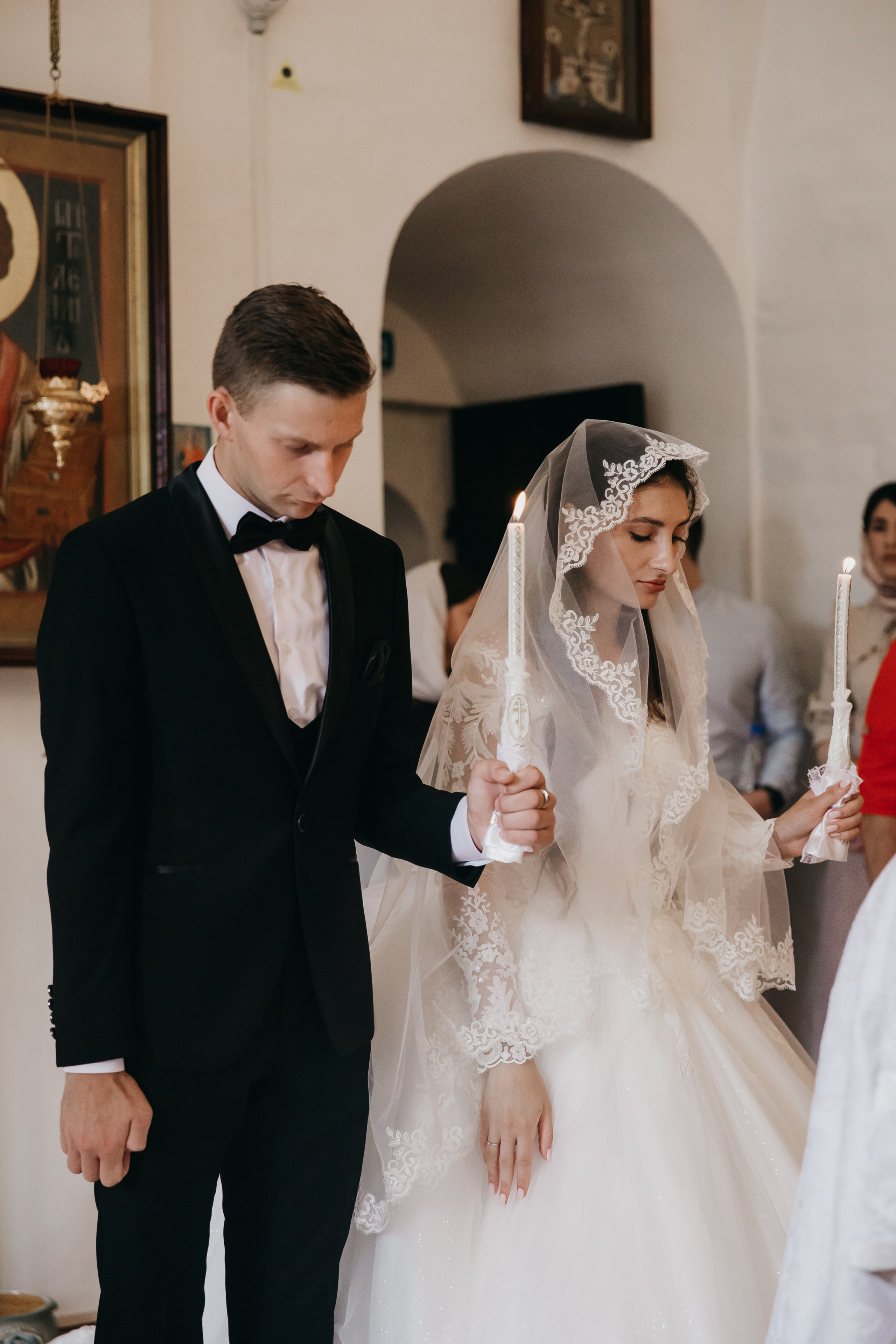 Венчание в Храме Тихвинской Иконы Божией Матери. Свадебный фотограф в Москве Екатерина Гусева