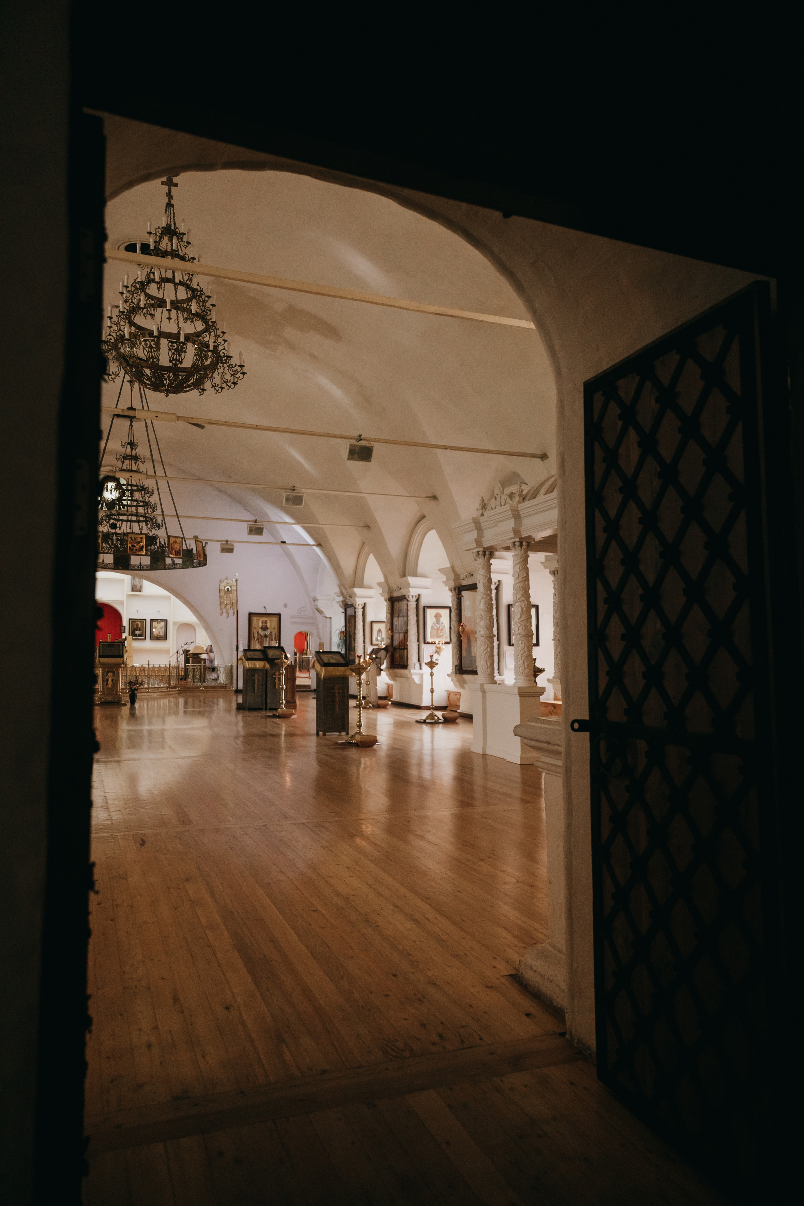 Венчание в Храме Тихвинской Иконы Божией Матери. Свадебный фотограф в Москве Екатерина Гусева